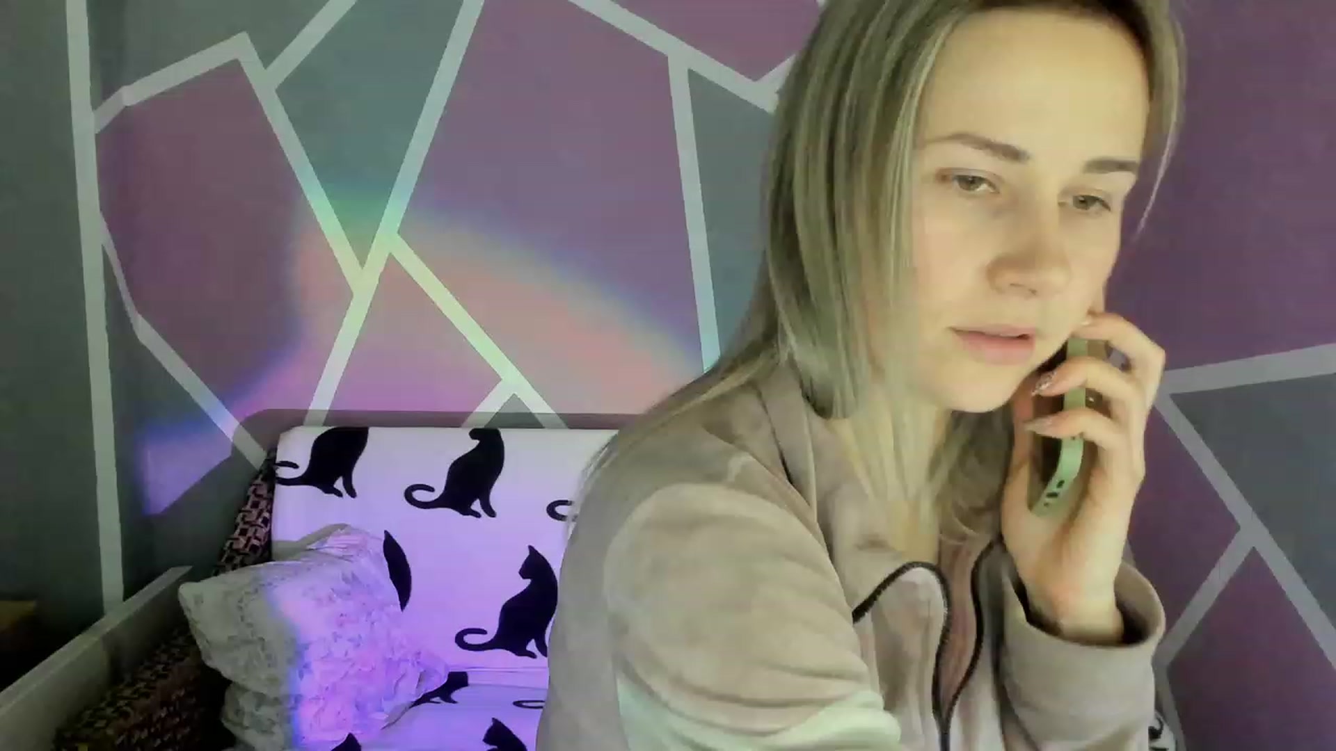 Gallery image thumbnail from Blondie_Star's myfreecams stream on, 12/20/2022, 15:46 image 7 of 20