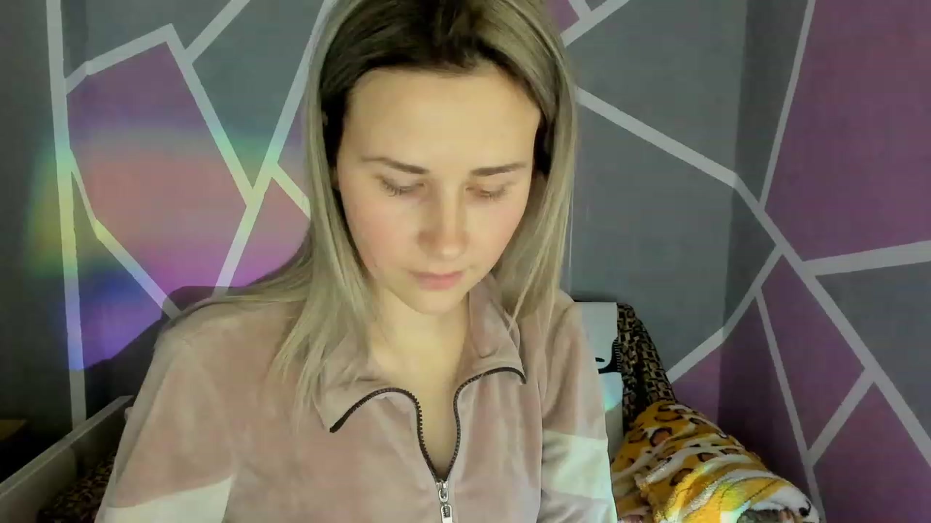 Gallery image thumbnail from Blondie_Star's myfreecams stream on, 12/20/2022, 15:46 image 17 of 20