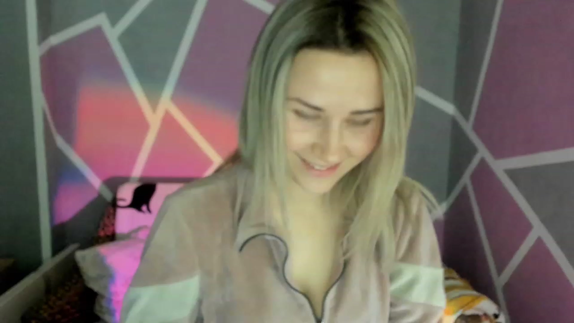 Gallery image thumbnail from Blondie_Star's myfreecams stream on, 12/20/2022, 15:46 image 6 of 20