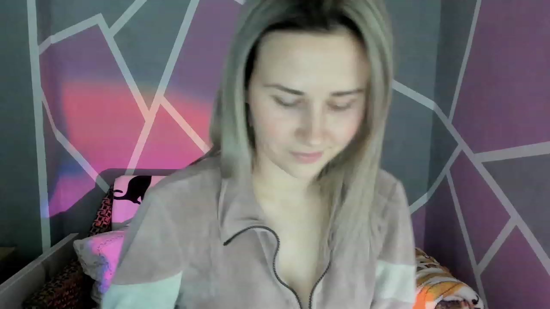 Gallery image thumbnail from Blondie_Star's myfreecams stream on, 12/20/2022, 15:46 image 10 of 20