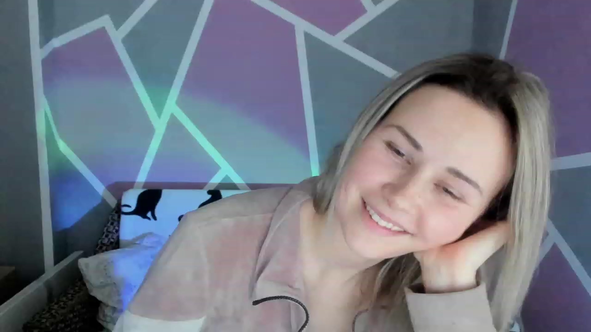 Gallery image thumbnail from Blondie_Star's myfreecams stream on, 12/20/2022, 15:46 image 13 of 20