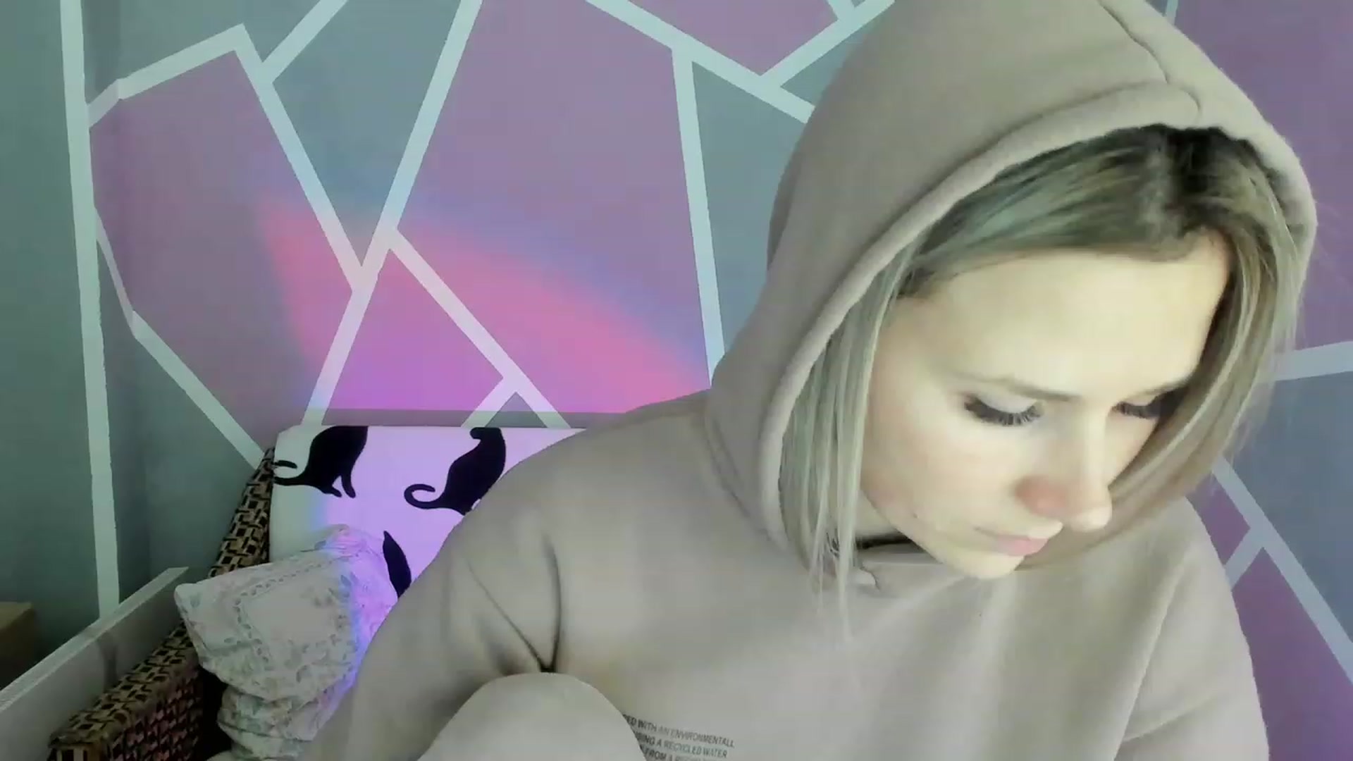 Gallery image thumbnail from Blondie_Star's myfreecams stream on, 12/21/2022, 14:52 image 8 of 20