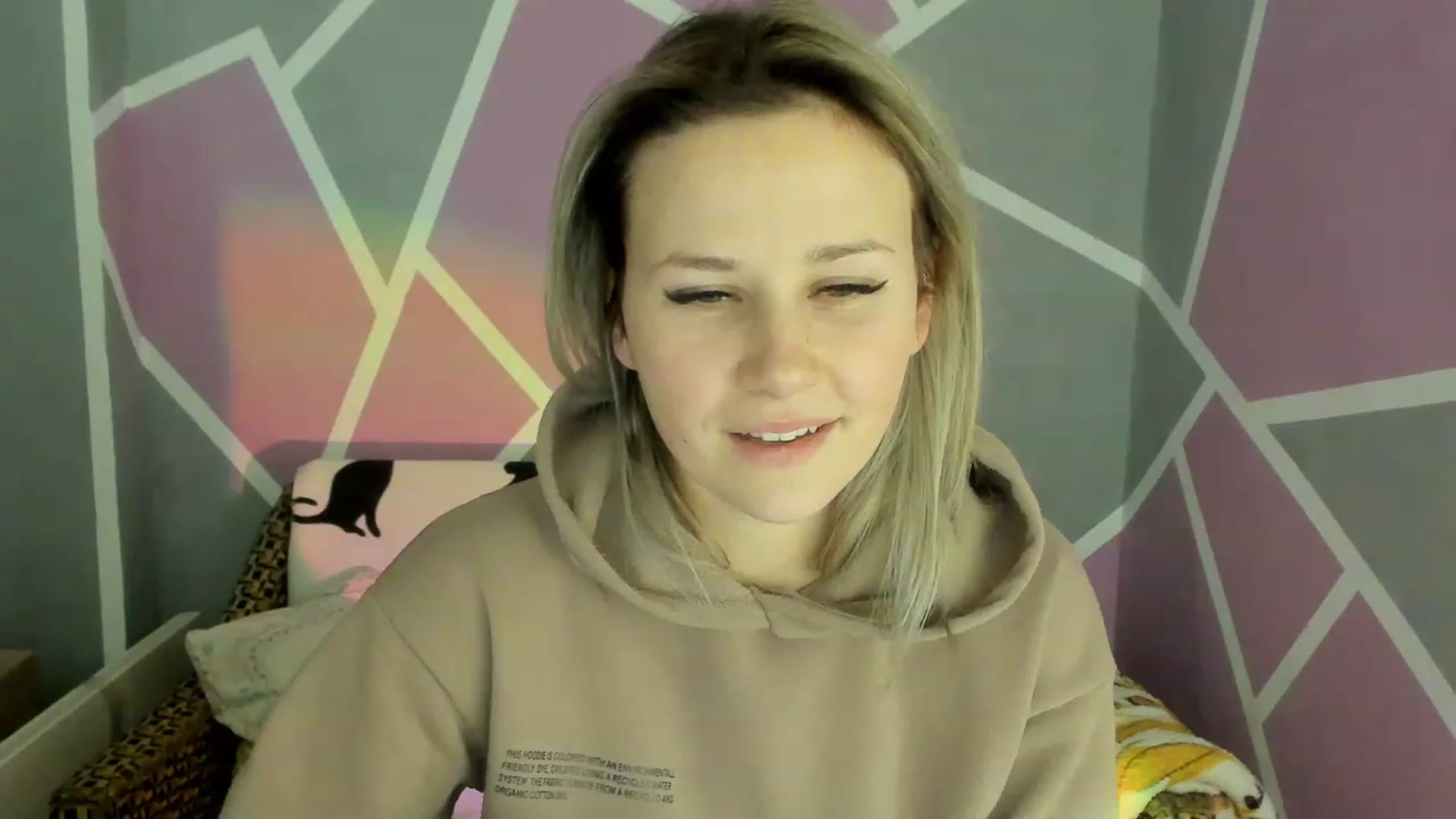 Gallery image thumbnail from Blondie_Star's myfreecams stream on, 12/21/2022, 14:52 image 15 of 20