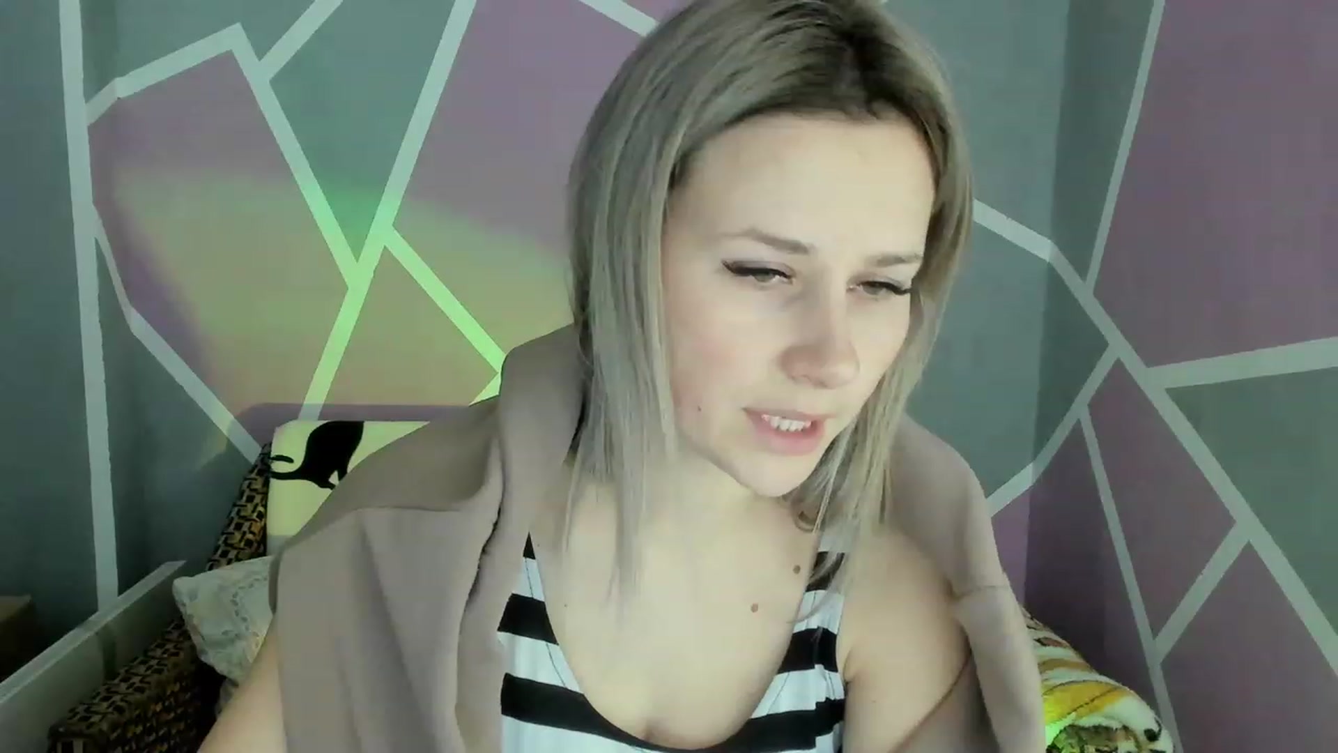 Gallery image thumbnail from Blondie_Star's myfreecams stream on, 12/21/2022, 14:52 image 5 of 20