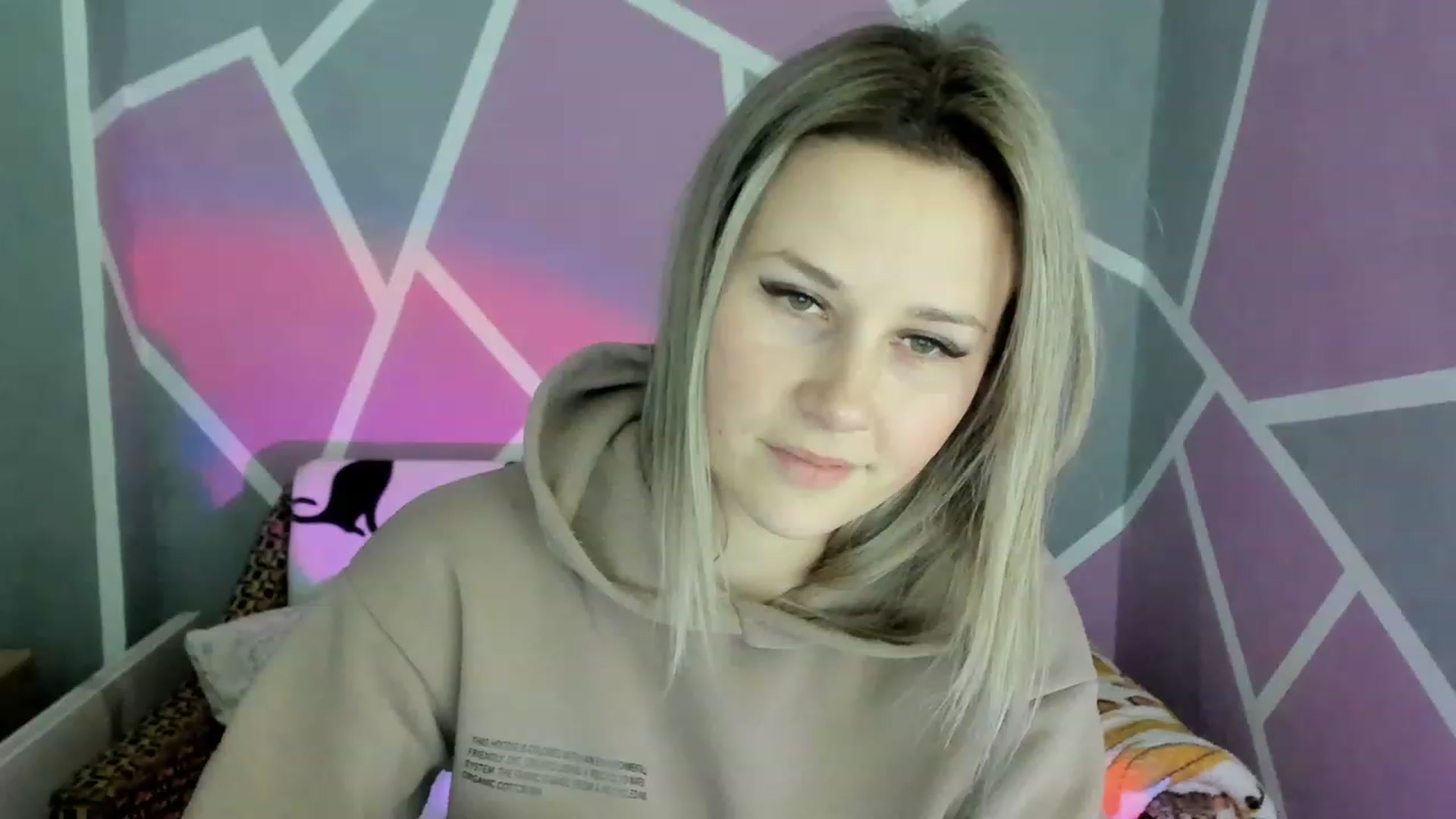 Gallery image thumbnail from Blondie_Star's myfreecams stream on, 12/21/2022, 14:52 image 14 of 20