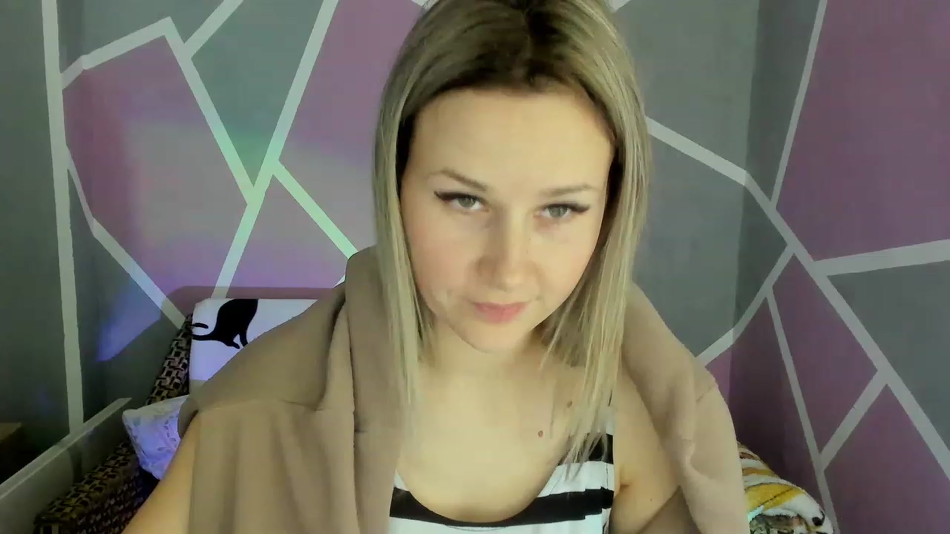 Gallery image thumbnail from Blondie_Star's myfreecams stream on, 12/21/2022, 14:52 image 7 of 20