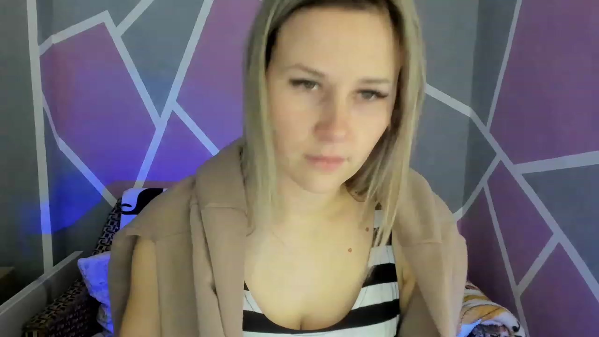 Gallery image thumbnail from Blondie_Star's myfreecams stream on, 12/21/2022, 14:52 image 4 of 20
