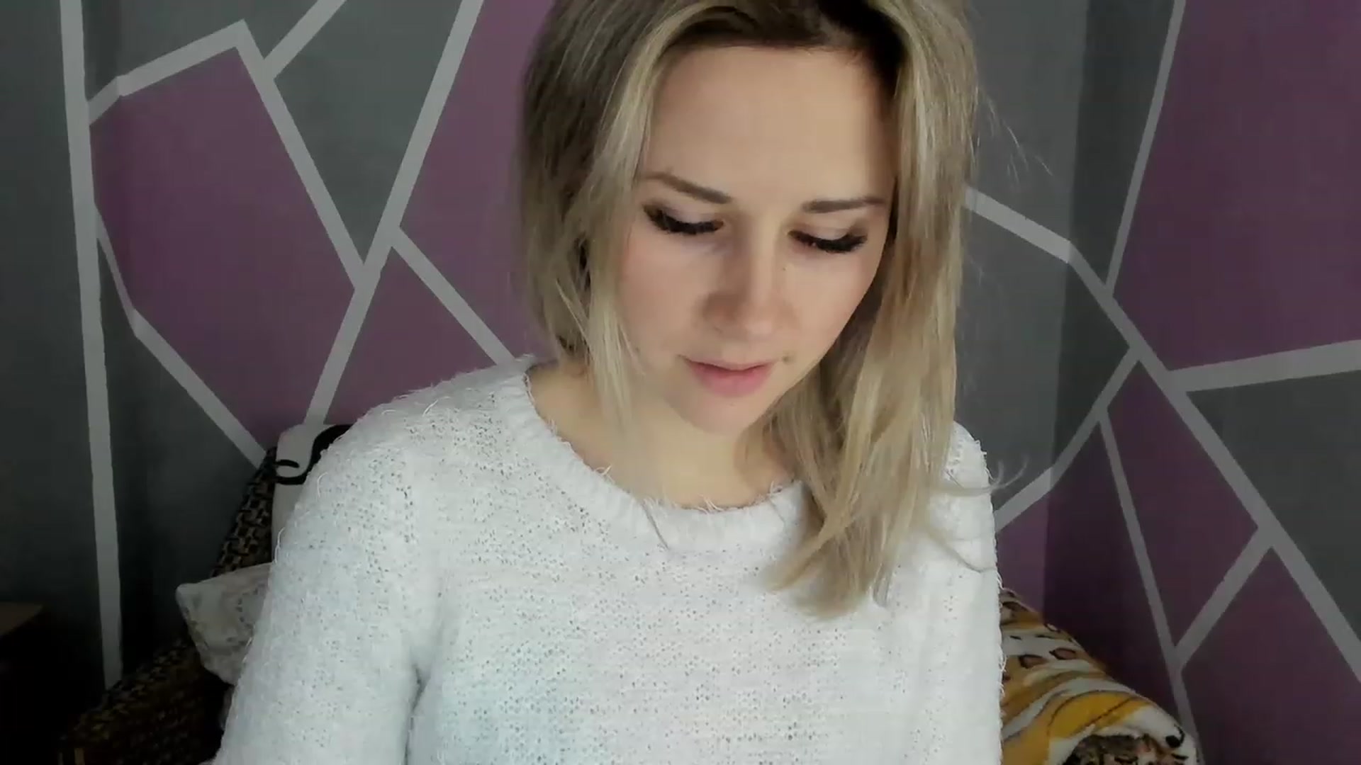 Gallery image thumbnail from Blondie_Star's myfreecams stream on, 12/25/2022, 16:44 image 8 of 20