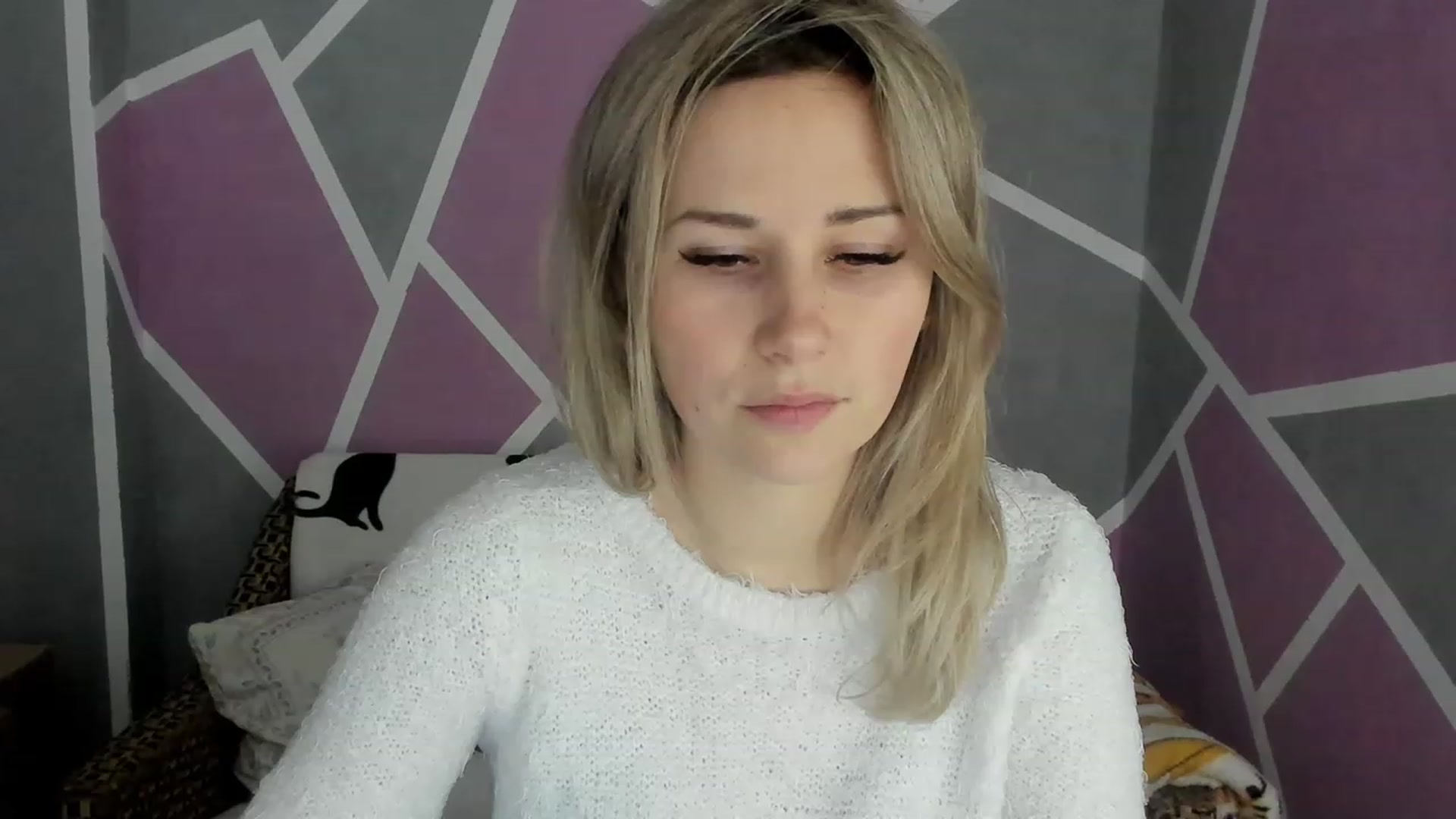 Gallery image thumbnail from Blondie_Star's myfreecams stream on, 12/25/2022, 16:44 image 3 of 20