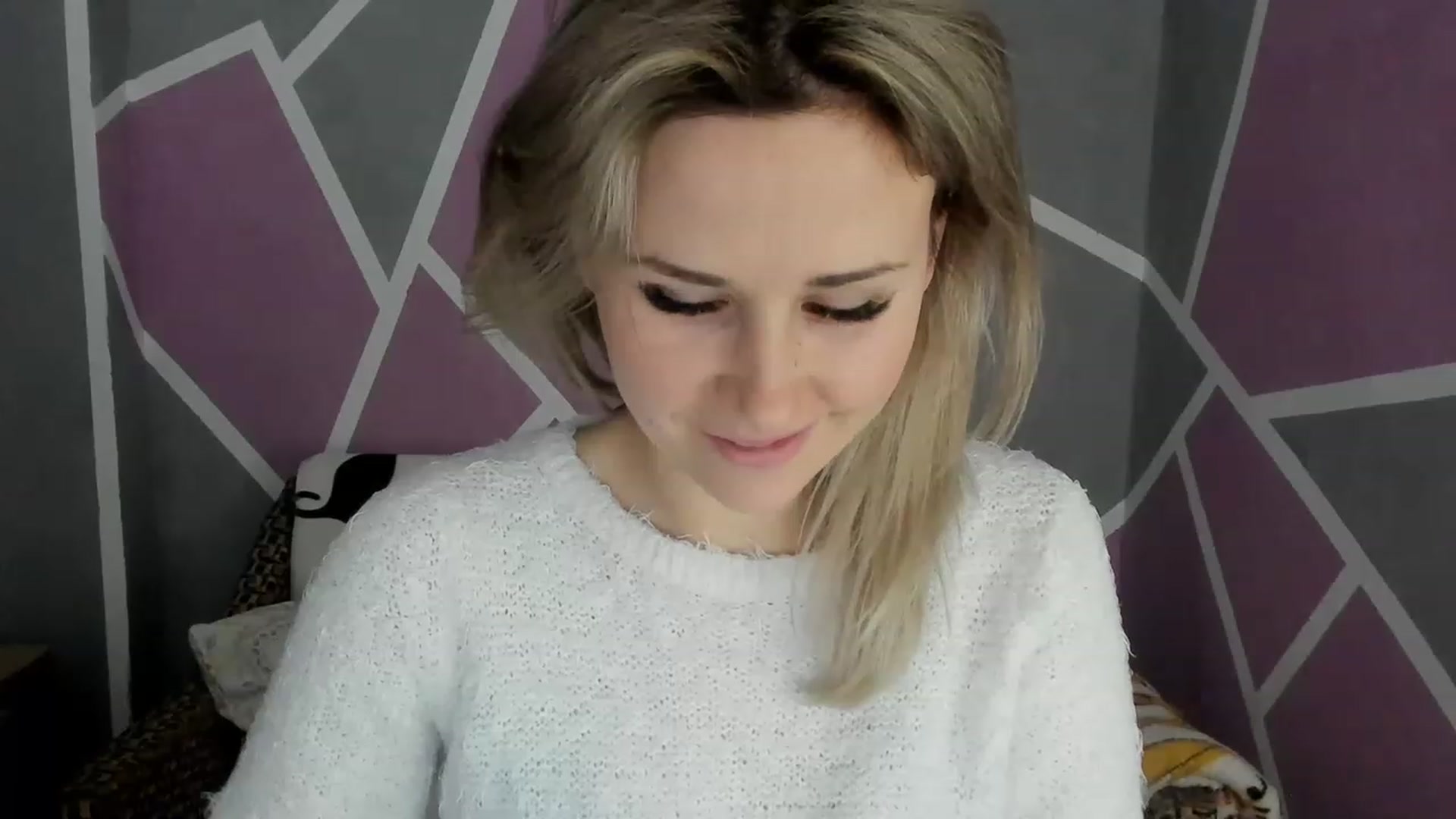 Gallery image thumbnail from Blondie_Star's myfreecams stream on, 12/25/2022, 16:44 image 5 of 20