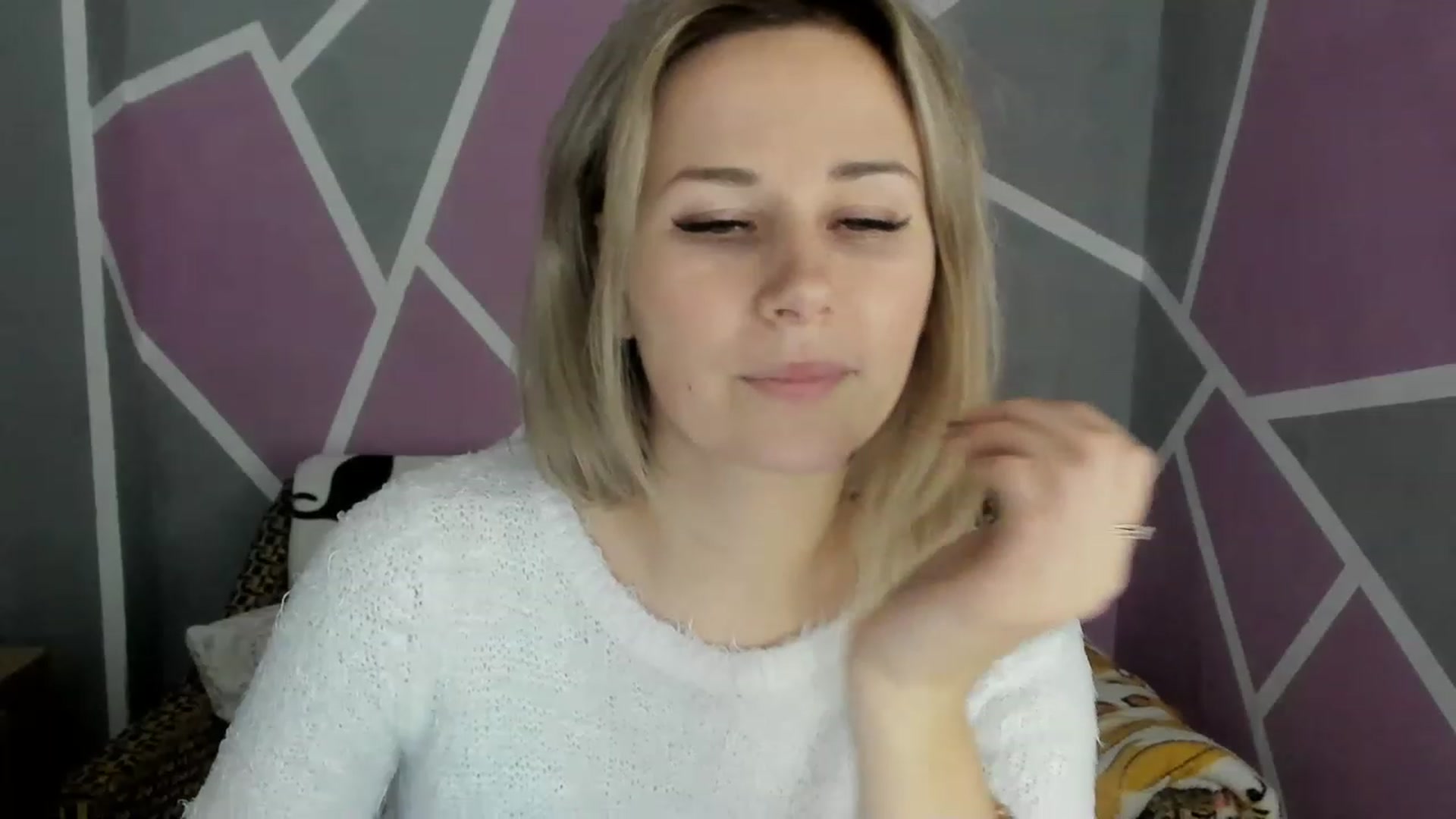 Gallery image thumbnail from Blondie_Star's myfreecams stream on, 12/25/2022, 16:44 image 10 of 20