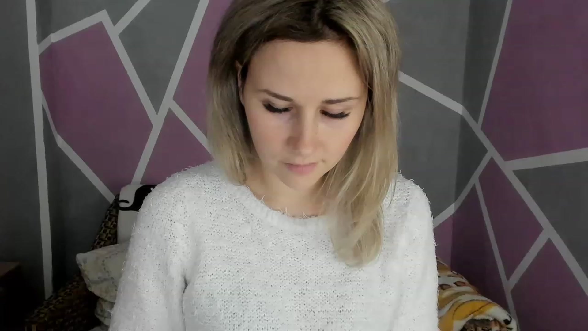 Gallery image thumbnail from Blondie_Star's myfreecams stream on, 12/25/2022, 16:44 image 19 of 20