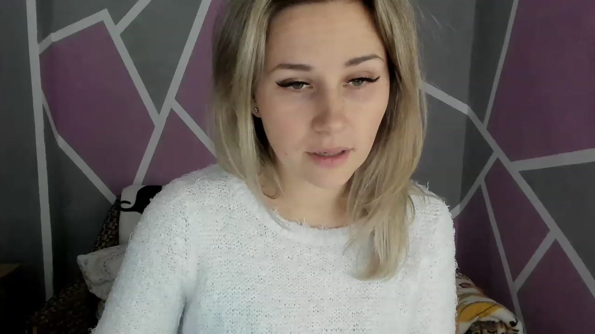 Gallery image thumbnail from Blondie_Star's myfreecams stream on, 12/25/2022, 16:44 image 7 of 20