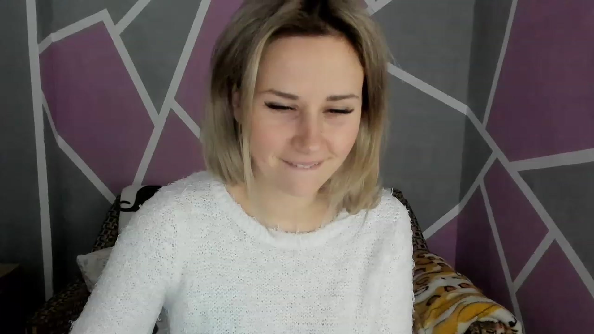 Gallery image thumbnail from Blondie_Star's myfreecams stream on, 12/25/2022, 16:44 image 9 of 20