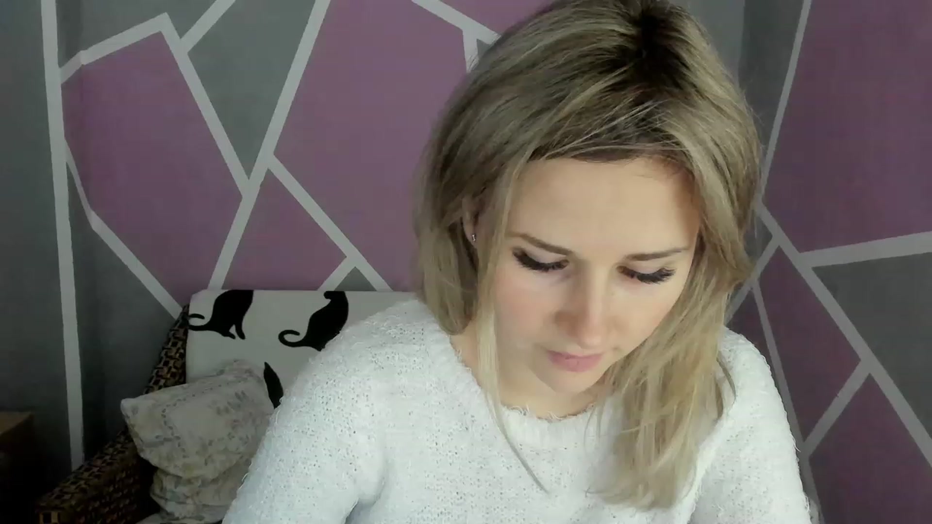 Gallery image thumbnail from Blondie_Star's myfreecams stream on, 12/25/2022, 16:44 image 2 of 20