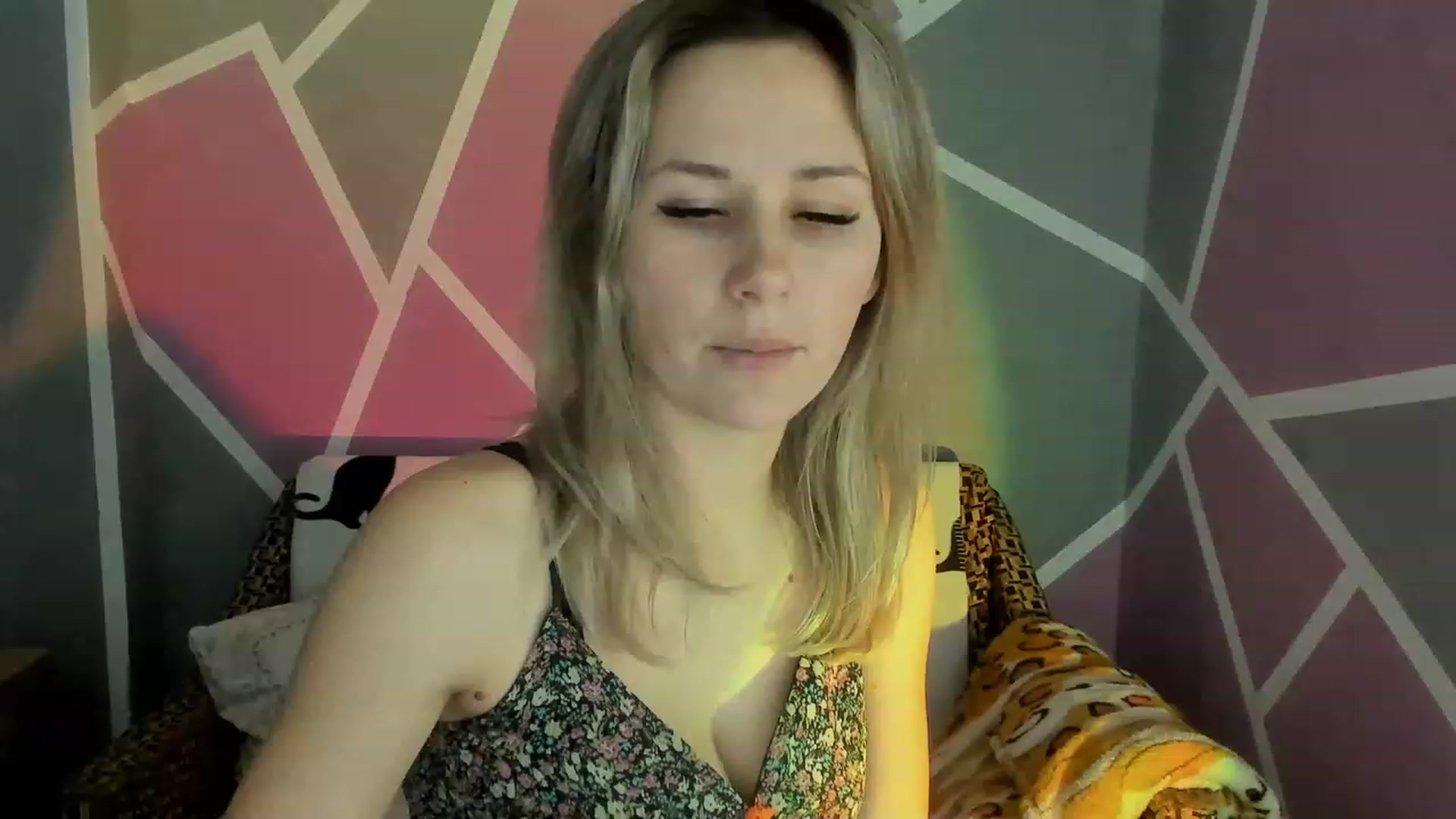 Gallery image thumbnail from Blondie_Star's myfreecams stream on, 12/27/2022, 13:57 image 9 of 20
