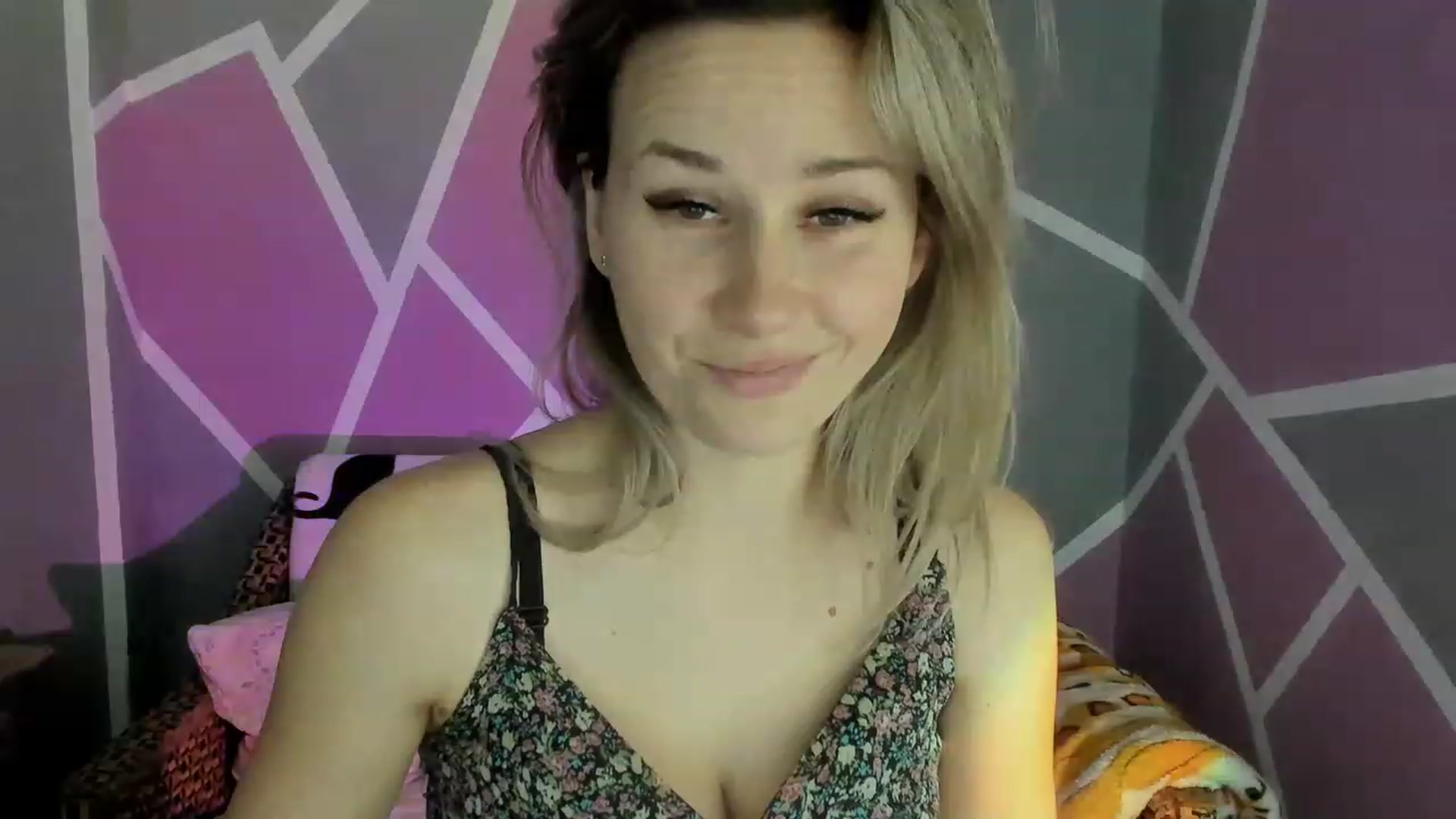 Gallery image thumbnail from Blondie_Star's myfreecams stream on, 12/27/2022, 13:57 image 3 of 20