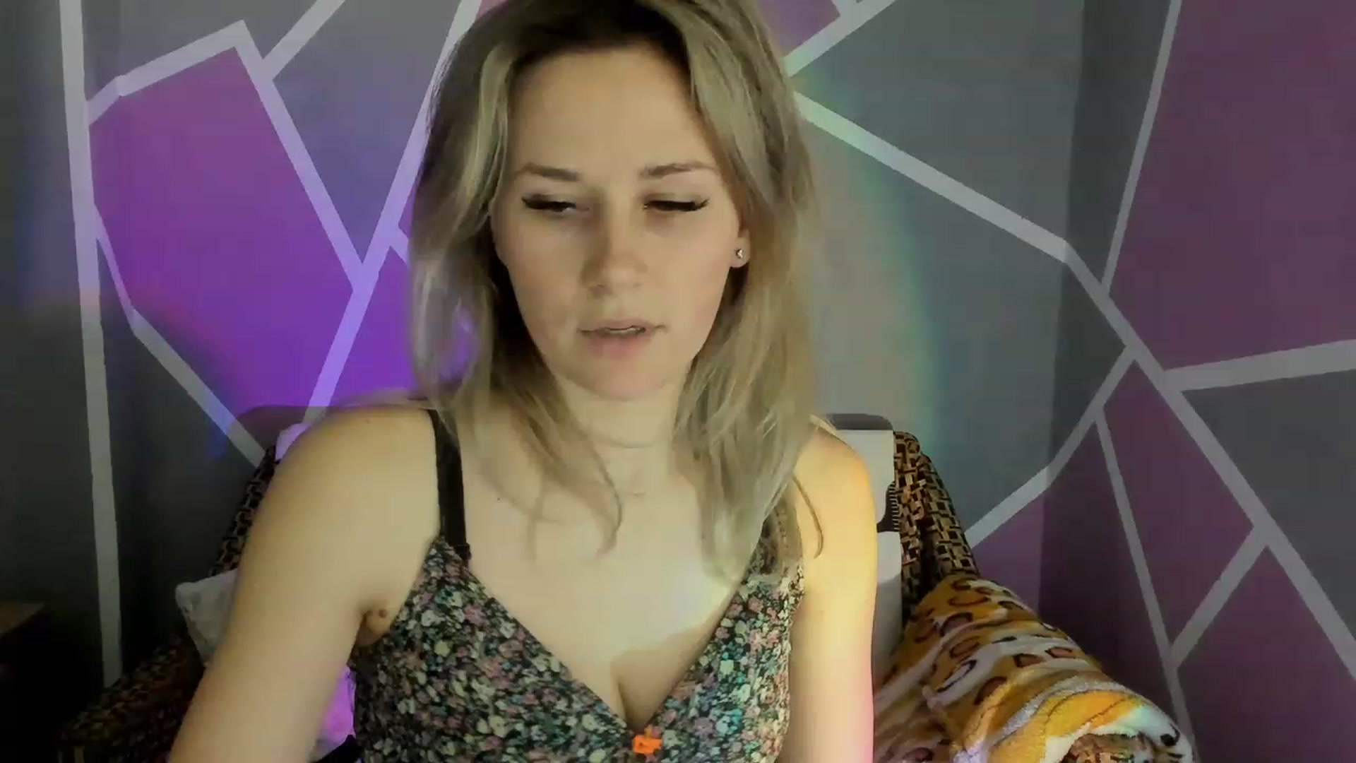 Gallery image thumbnail from Blondie_Star's myfreecams stream on, 12/27/2022, 13:57 image 6 of 20