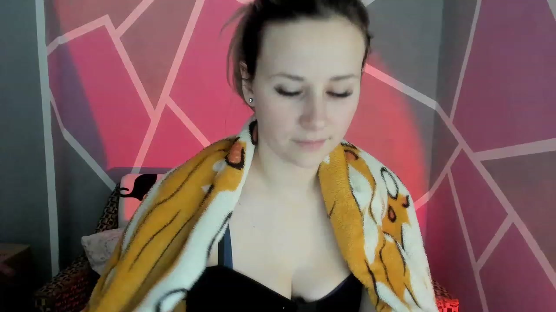 Gallery image thumbnail from Blondie_Star's myfreecams stream on, 12/28/2022, 14:57 image 12 of 20
