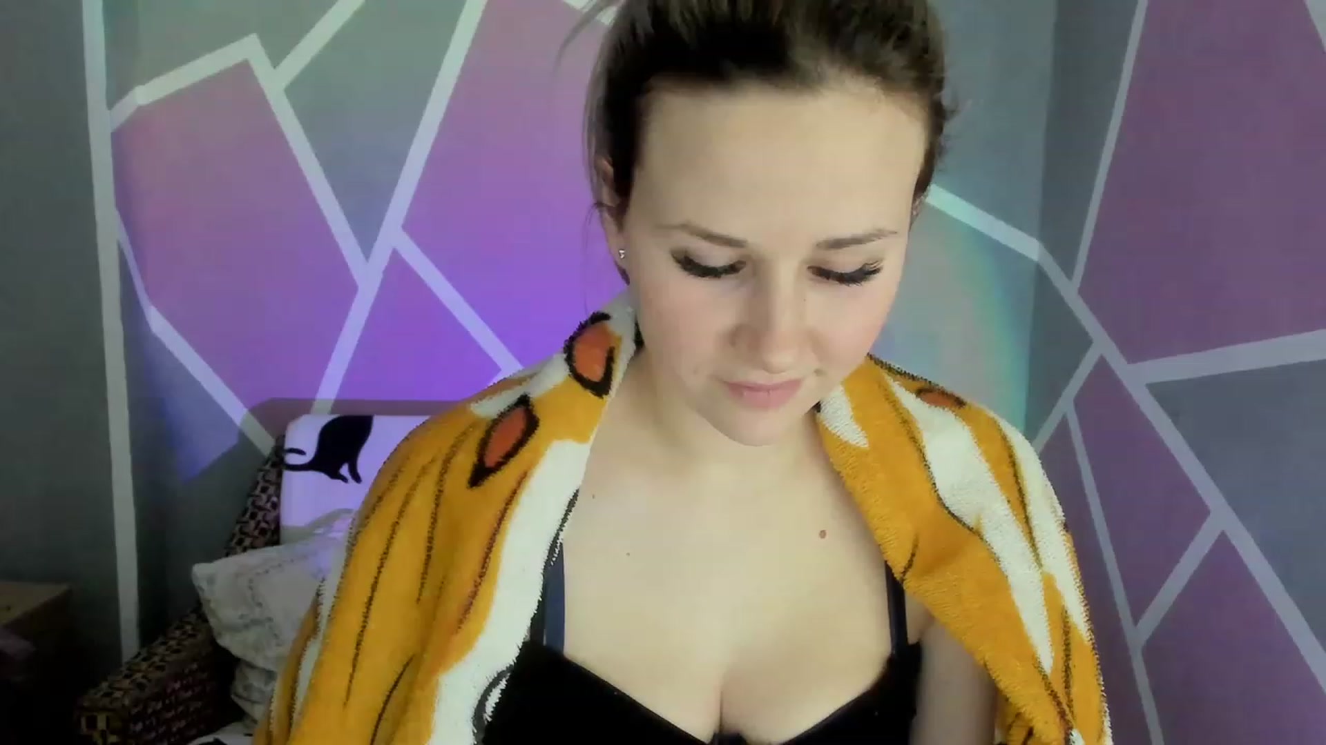 Gallery image thumbnail from Blondie_Star's myfreecams stream on, 12/28/2022, 14:57 image 10 of 20