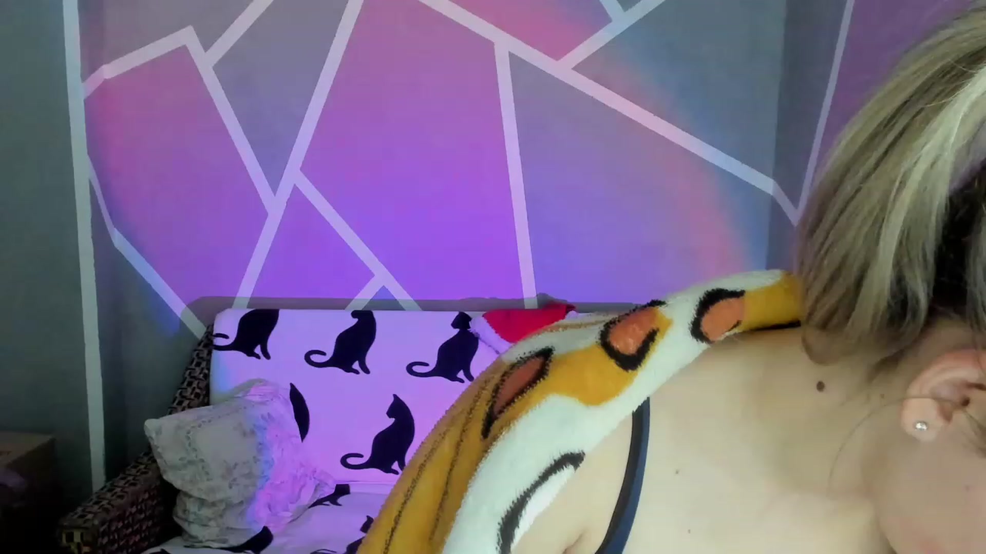 Gallery image thumbnail from Blondie_Star's myfreecams stream on, 12/28/2022, 14:57 image 13 of 20