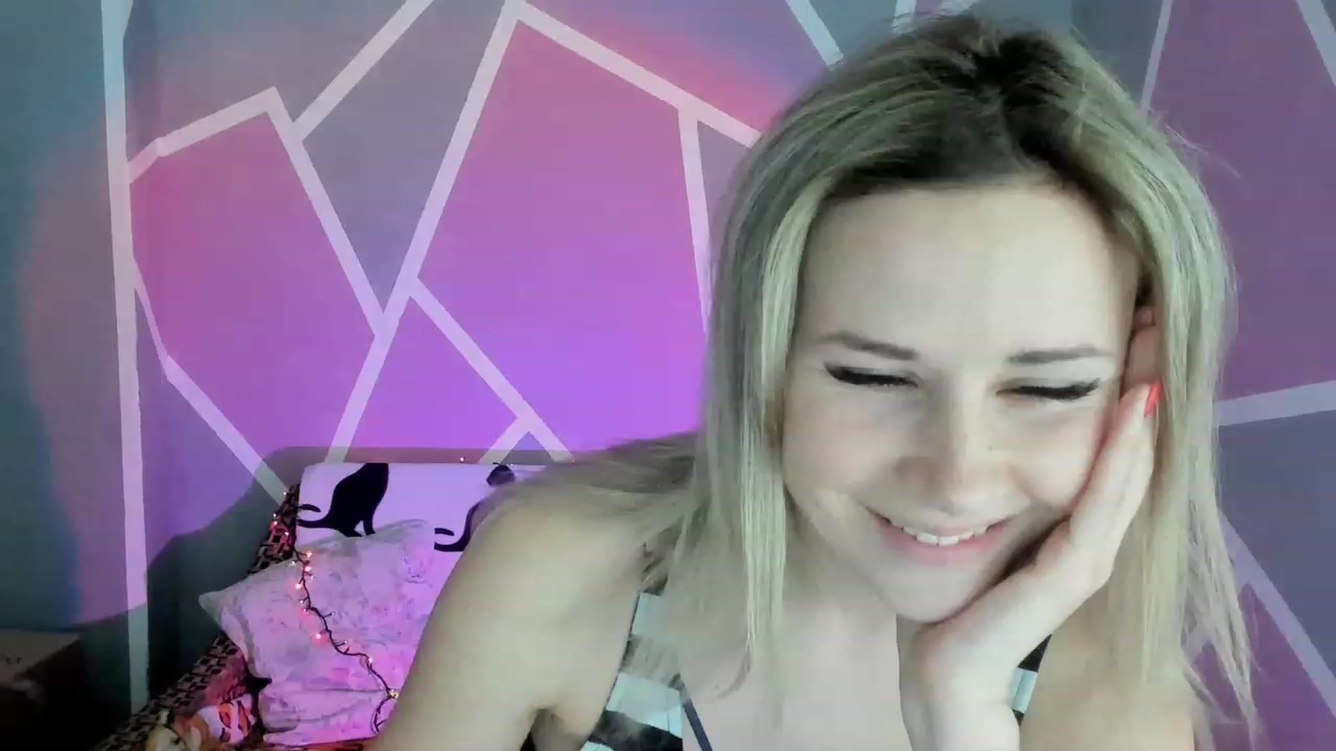 Gallery image thumbnail from Blondie_Star's myfreecams stream on, 01/02/2023, 16:52 image 14 of 20