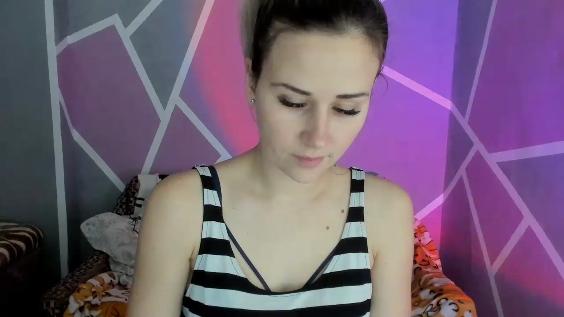 Gallery image thumbnail from Blondie_Star's myfreecams stream on, 01/08/2023, 15:43 image 5 of 20