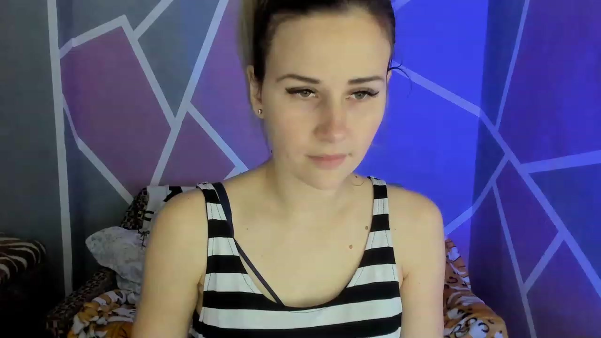 Gallery image thumbnail from Blondie_Star's myfreecams stream on, 01/08/2023, 15:43 image 9 of 20