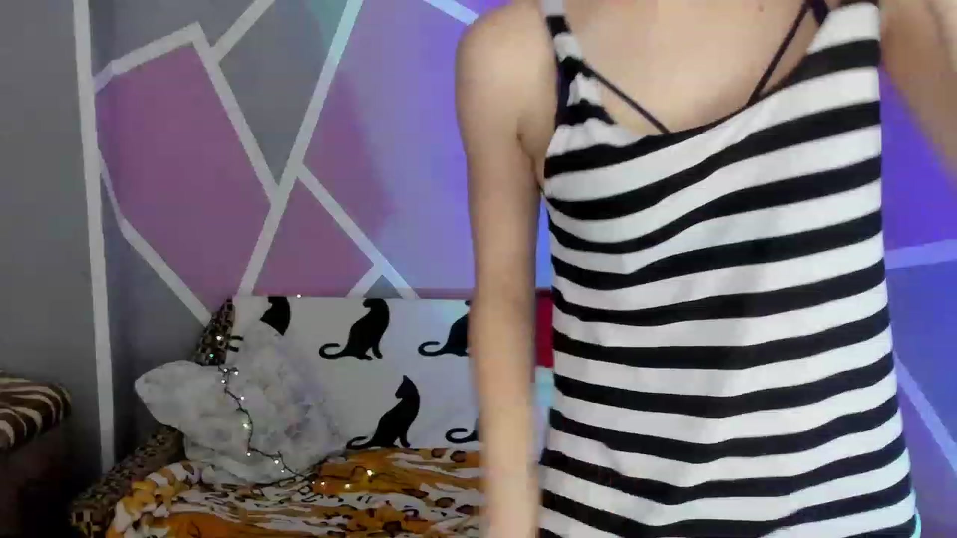 Gallery image thumbnail from Blondie_Star's myfreecams stream on, 01/08/2023, 15:43 image 2 of 20