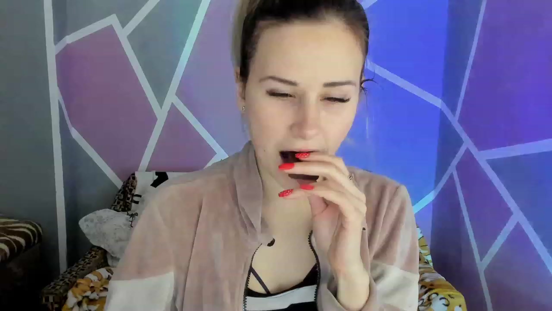 Gallery image thumbnail from Blondie_Star's myfreecams stream on, 01/08/2023, 15:43 image 18 of 20