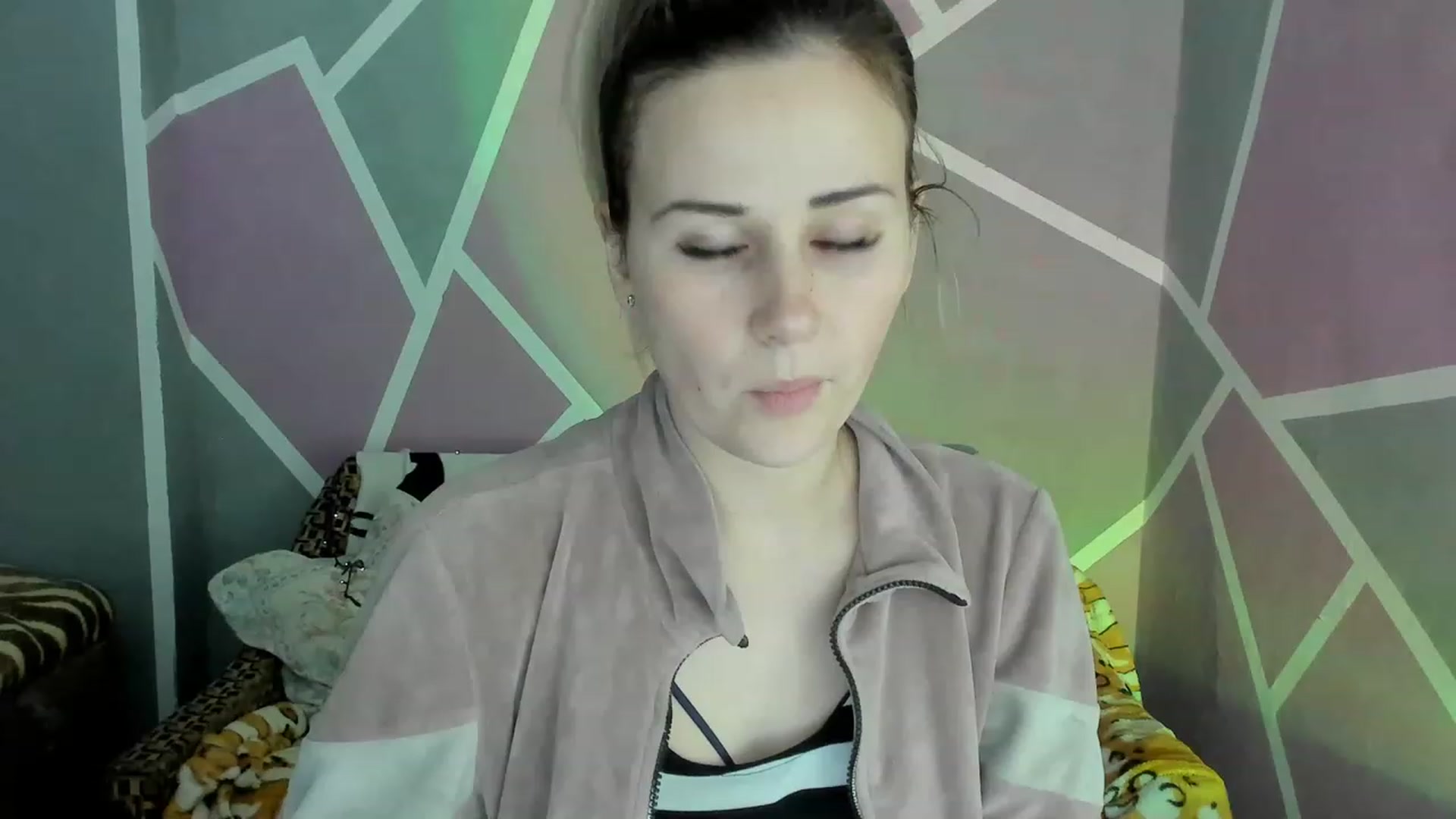Gallery image thumbnail from Blondie_Star's myfreecams stream on, 01/08/2023, 15:43 image 20 of 20