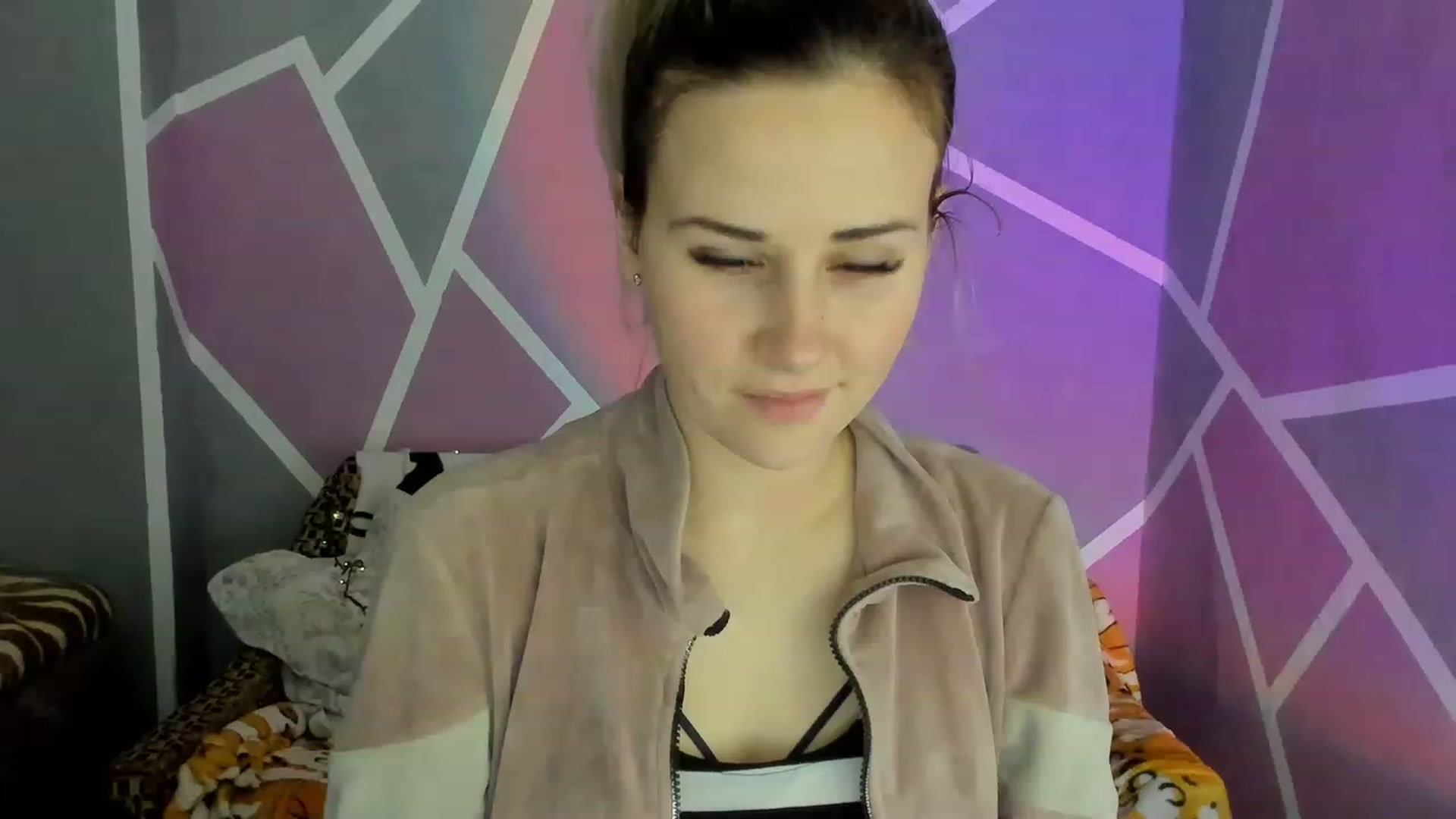 Gallery image thumbnail from Blondie_Star's myfreecams stream on, 01/08/2023, 15:43 image 16 of 20