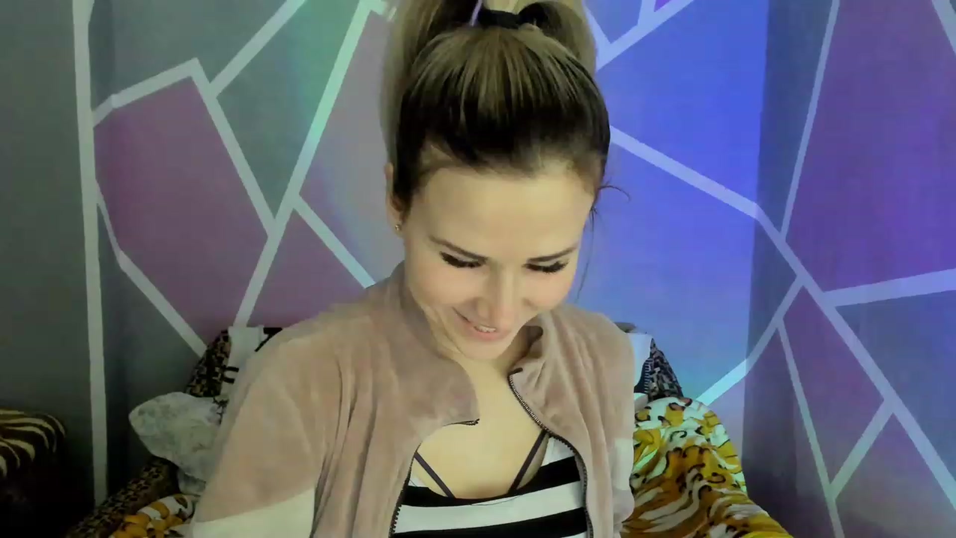Gallery image thumbnail from Blondie_Star's myfreecams stream on, 01/08/2023, 17:02 image 1 of 20
