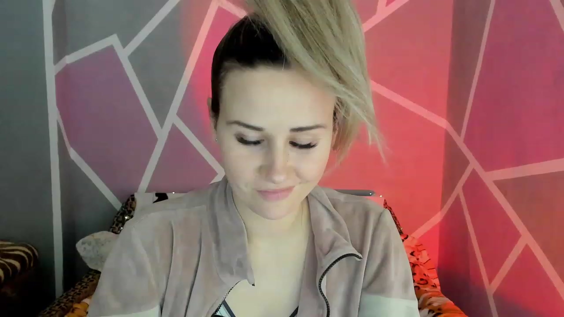 Gallery image thumbnail from Blondie_Star's myfreecams stream on, 01/08/2023, 17:02 image 3 of 20