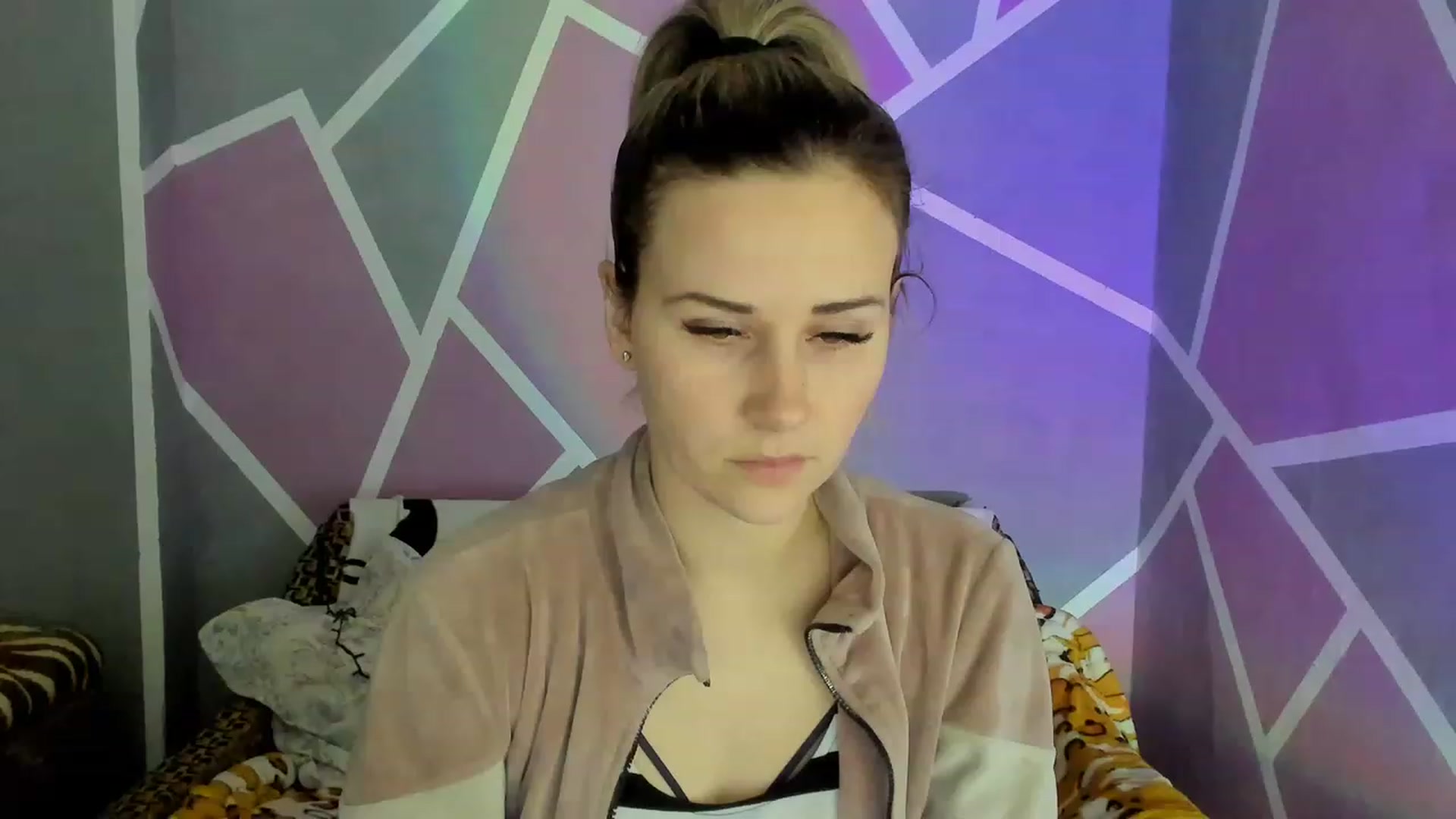 Gallery image thumbnail from Blondie_Star's myfreecams stream on, 01/08/2023, 17:02 image 9 of 20