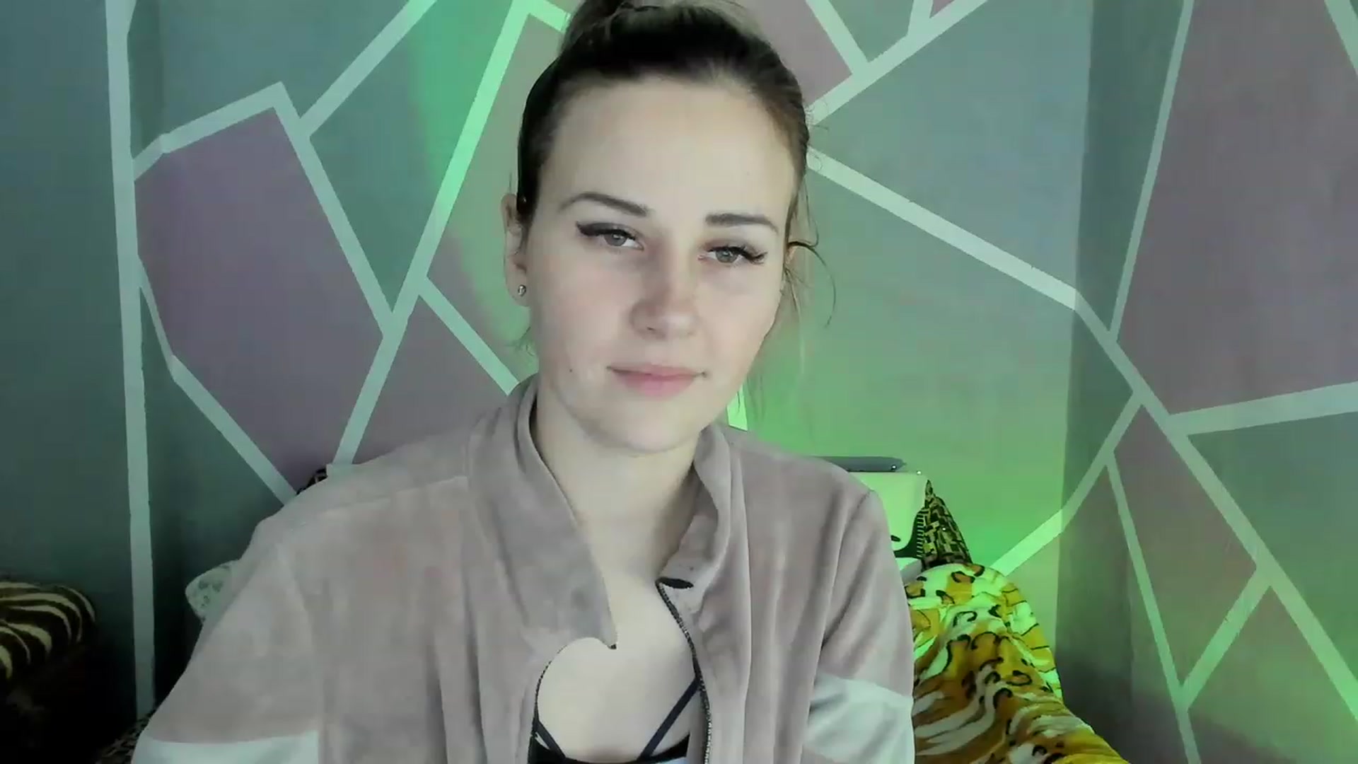 Gallery image thumbnail from Blondie_Star's myfreecams stream on, 01/08/2023, 17:02 image 4 of 20