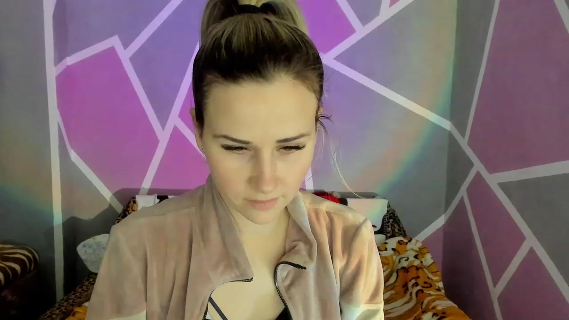 Gallery image thumbnail from Blondie_Star's myfreecams stream on, 01/08/2023, 17:02 image 17 of 20
