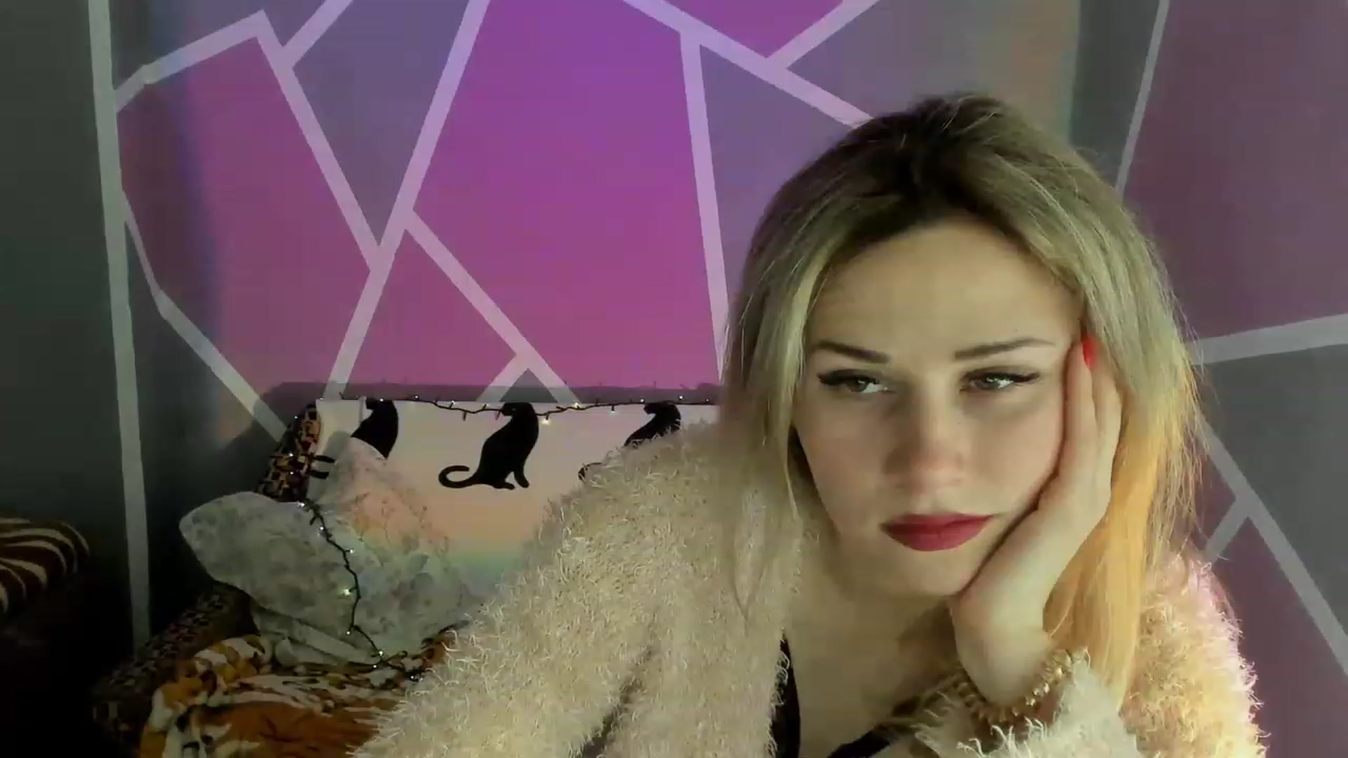 Gallery image thumbnail from Blondie_Star's myfreecams stream on, 01/12/2023, 15:43 image 12 of 20