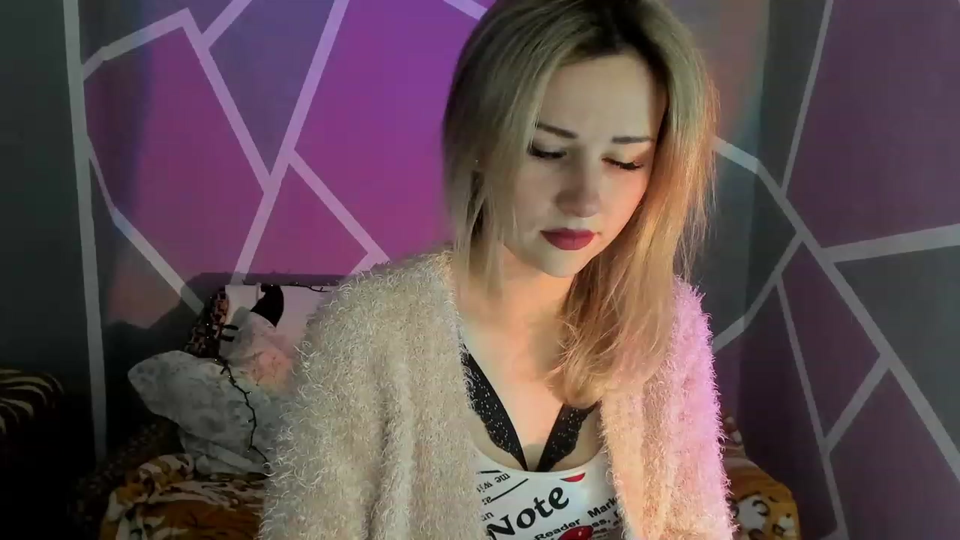 Gallery image thumbnail from Blondie_Star's myfreecams stream on, 01/12/2023, 15:43 image 16 of 20
