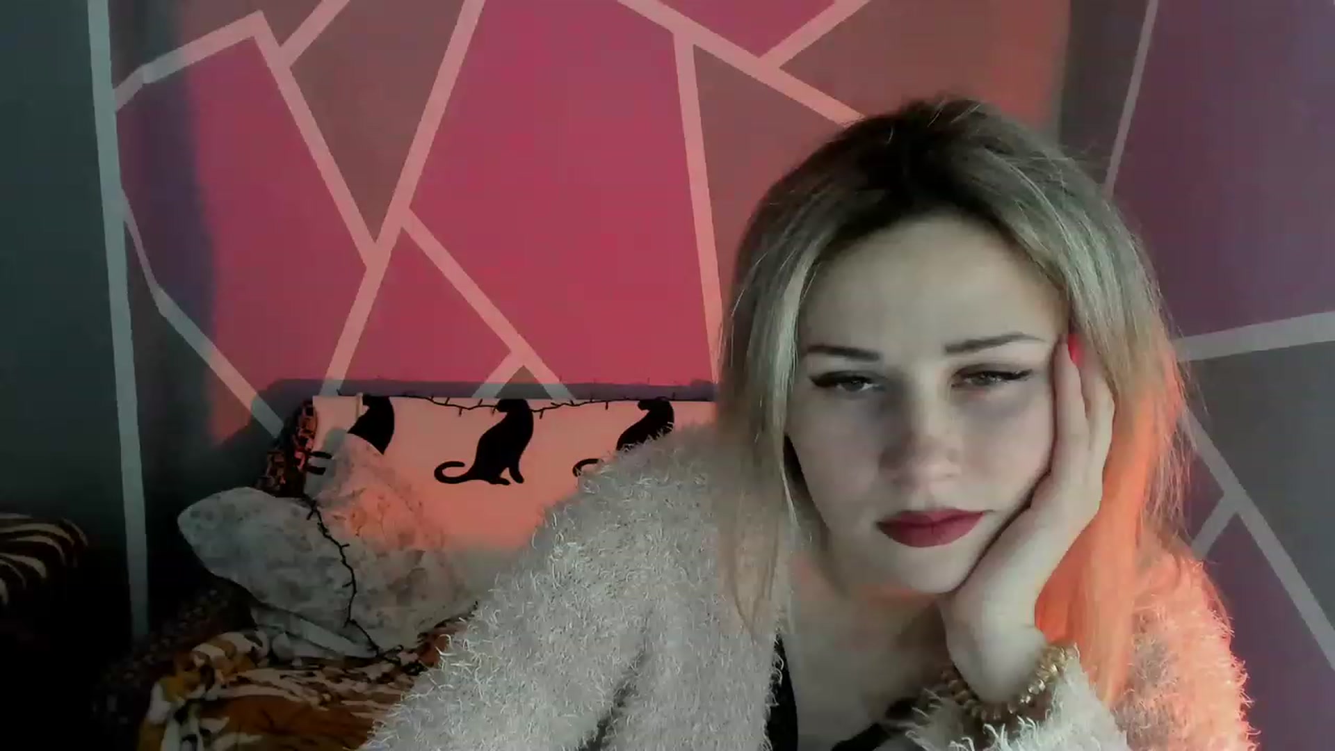 Gallery image thumbnail from Blondie_Star's myfreecams stream on, 01/12/2023, 15:43 image 15 of 20