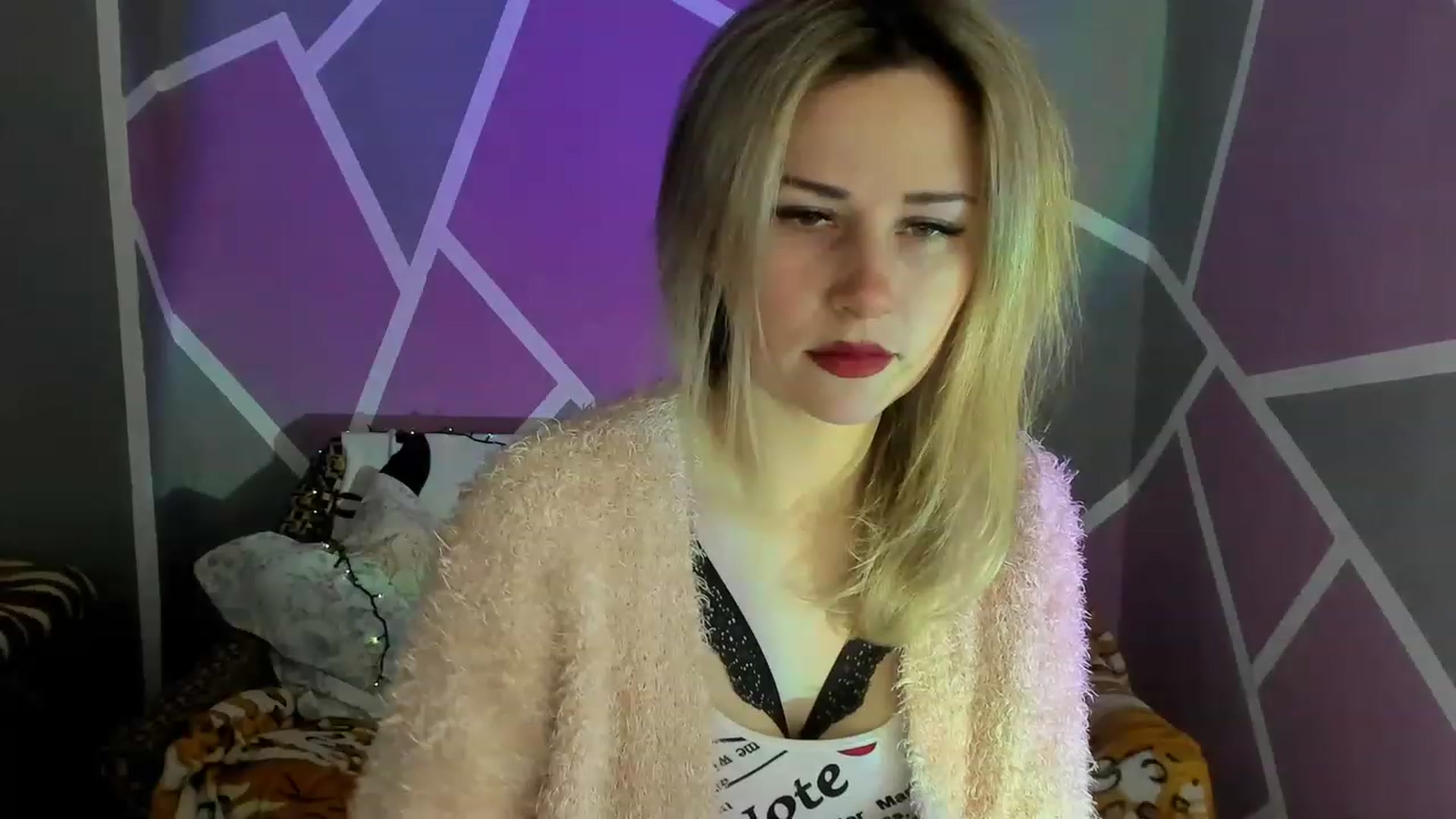 Gallery image thumbnail from Blondie_Star's myfreecams stream on, 01/12/2023, 15:43 image 17 of 20