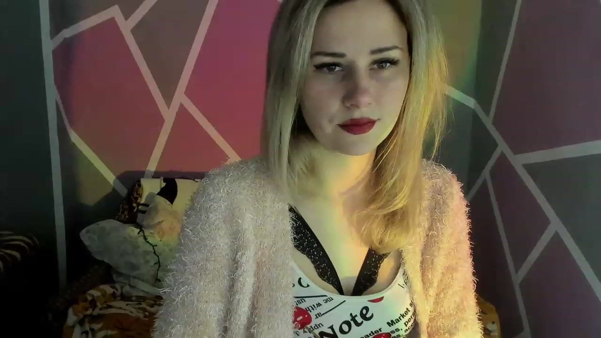 Gallery image thumbnail from Blondie_Star's myfreecams stream on, 01/12/2023, 15:43 image 3 of 20