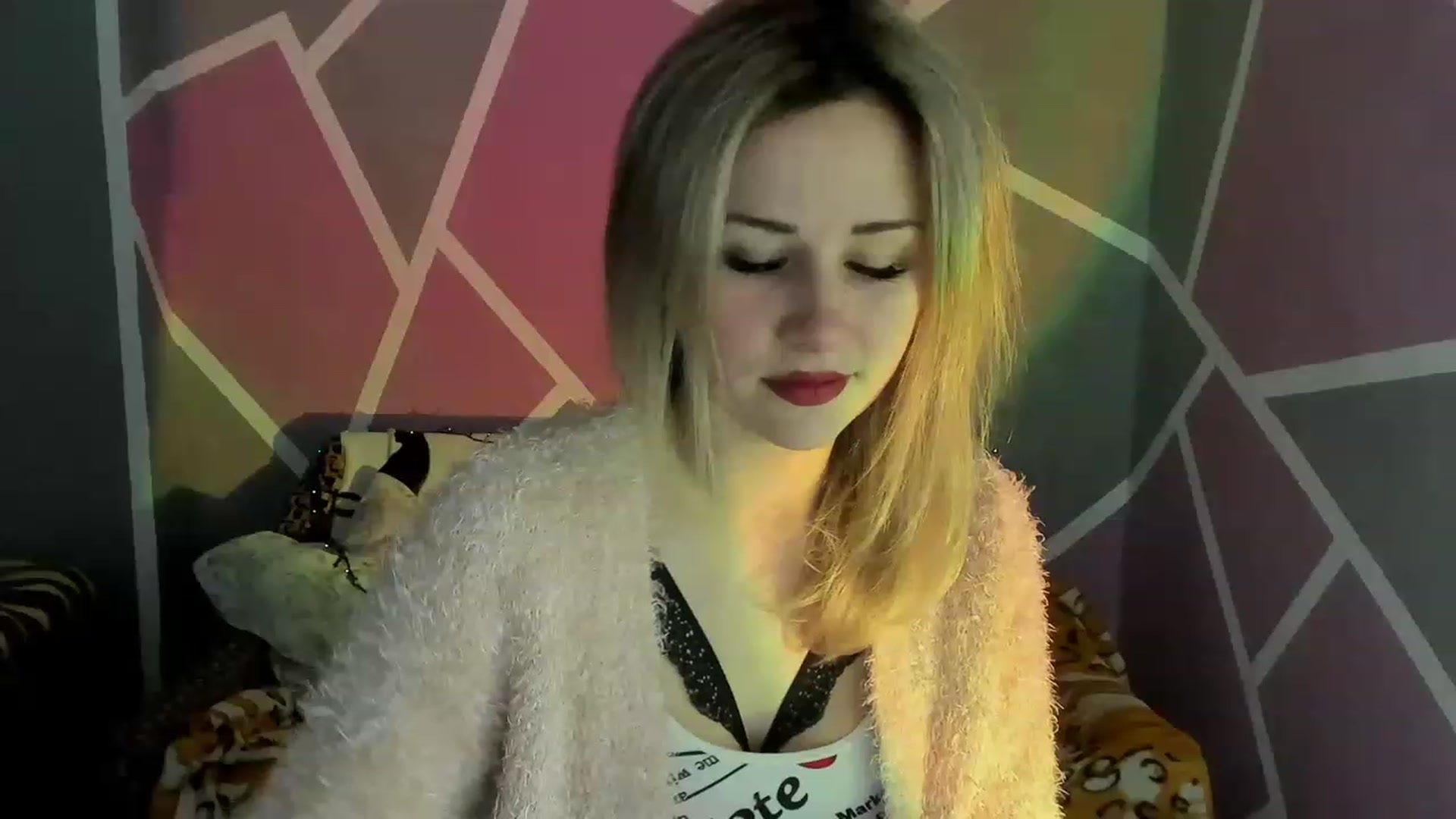 Gallery image thumbnail from Blondie_Star's myfreecams stream on, 01/12/2023, 15:43 image 20 of 20