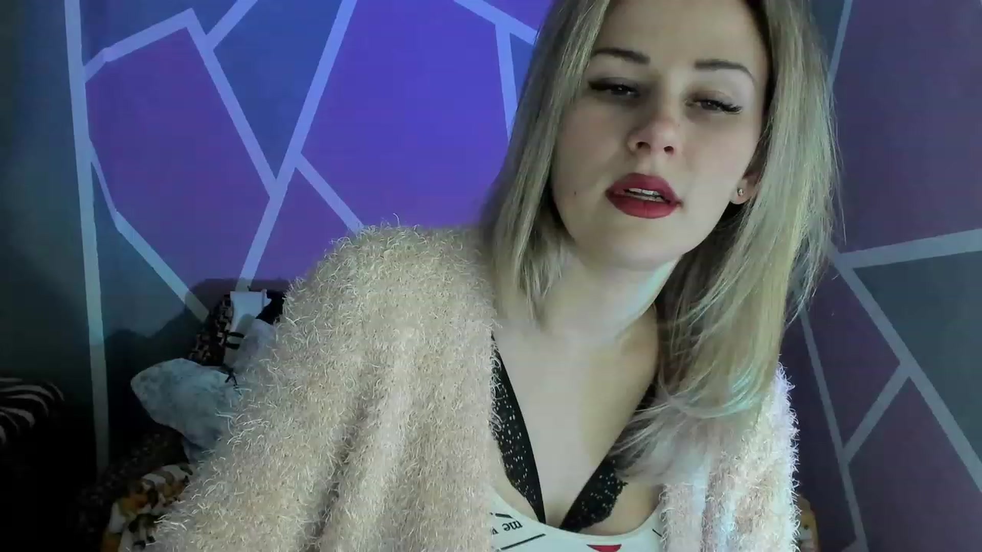 Gallery image thumbnail from Blondie_Star's myfreecams stream on, 01/12/2023, 15:43 image 1 of 20