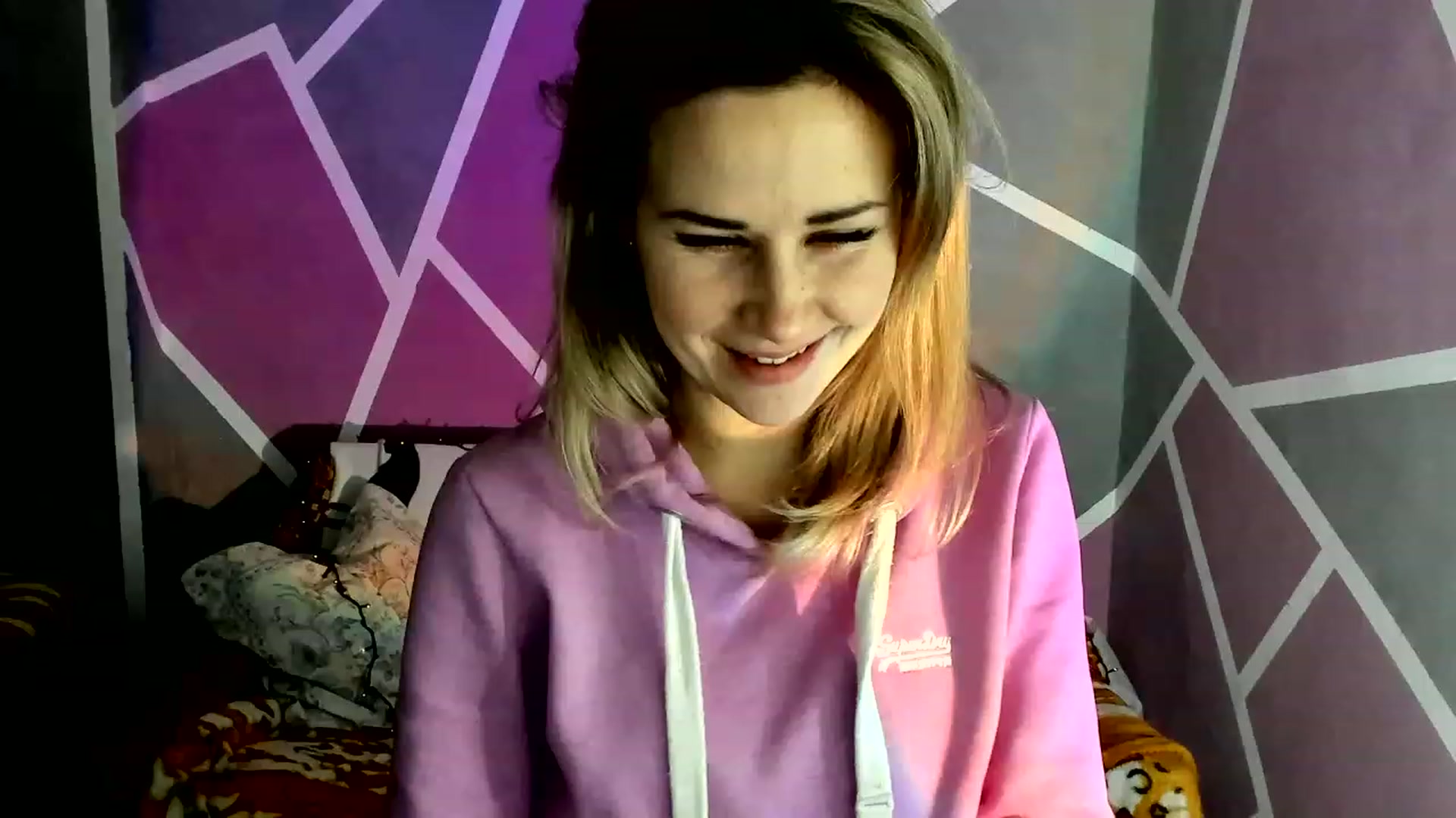 Gallery image thumbnail from Blondie_Star's myfreecams stream on, 01/13/2023, 16:57 image 2 of 20