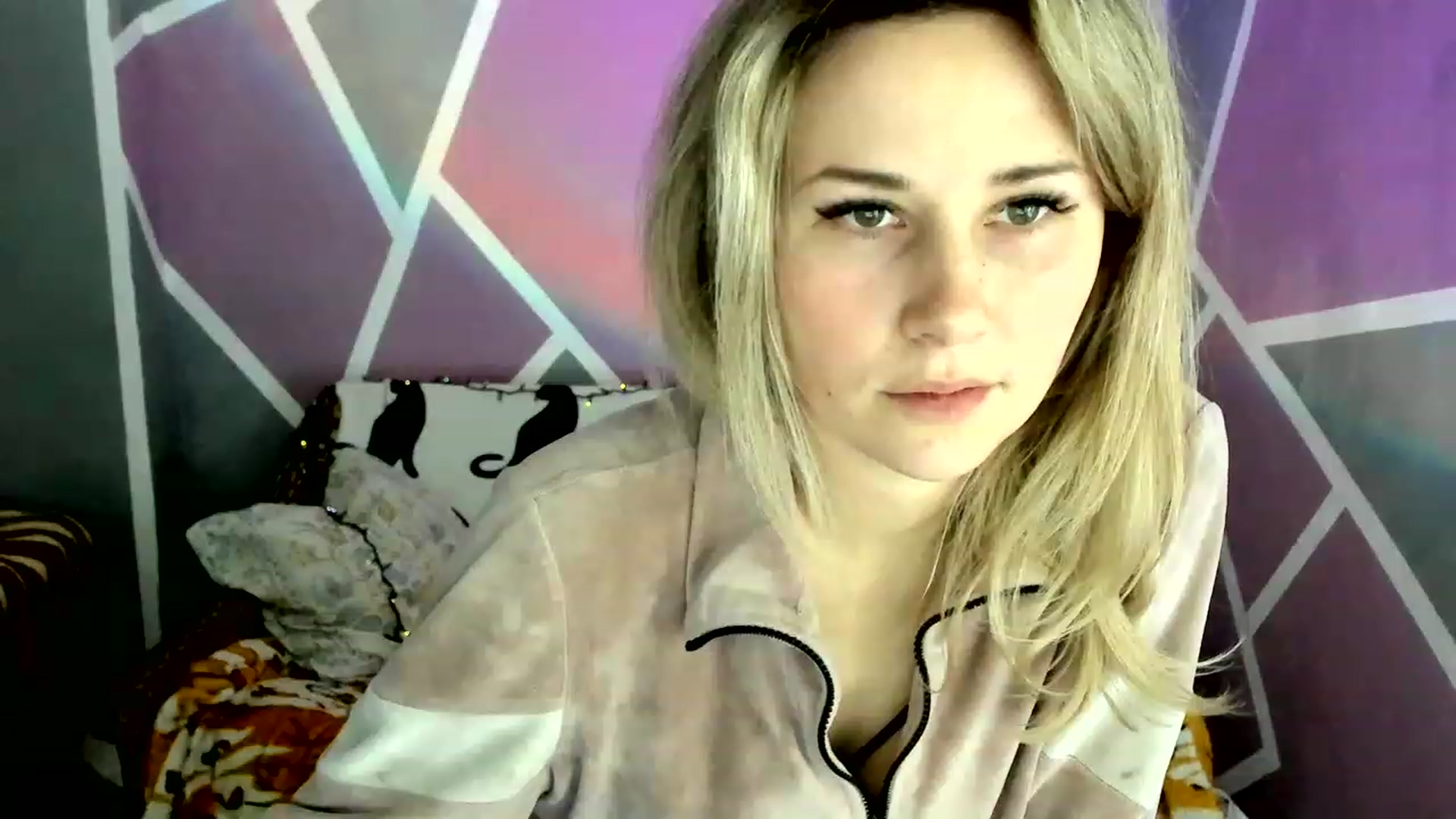 Gallery image thumbnail from Blondie_Star's myfreecams stream on, 01/25/2023, 16:26 image 5 of 20