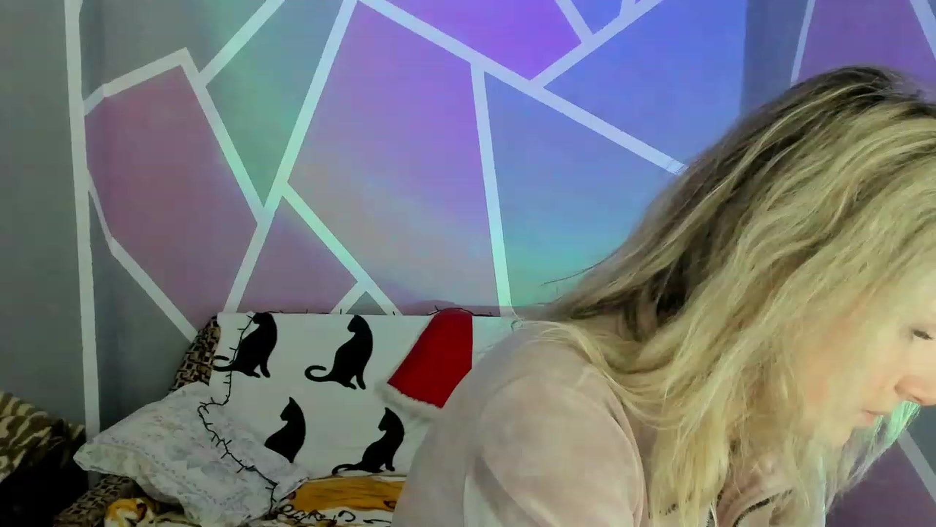 Gallery image thumbnail from Blondie_Star's myfreecams stream on, 01/31/2023, 15:21 image 17 of 20