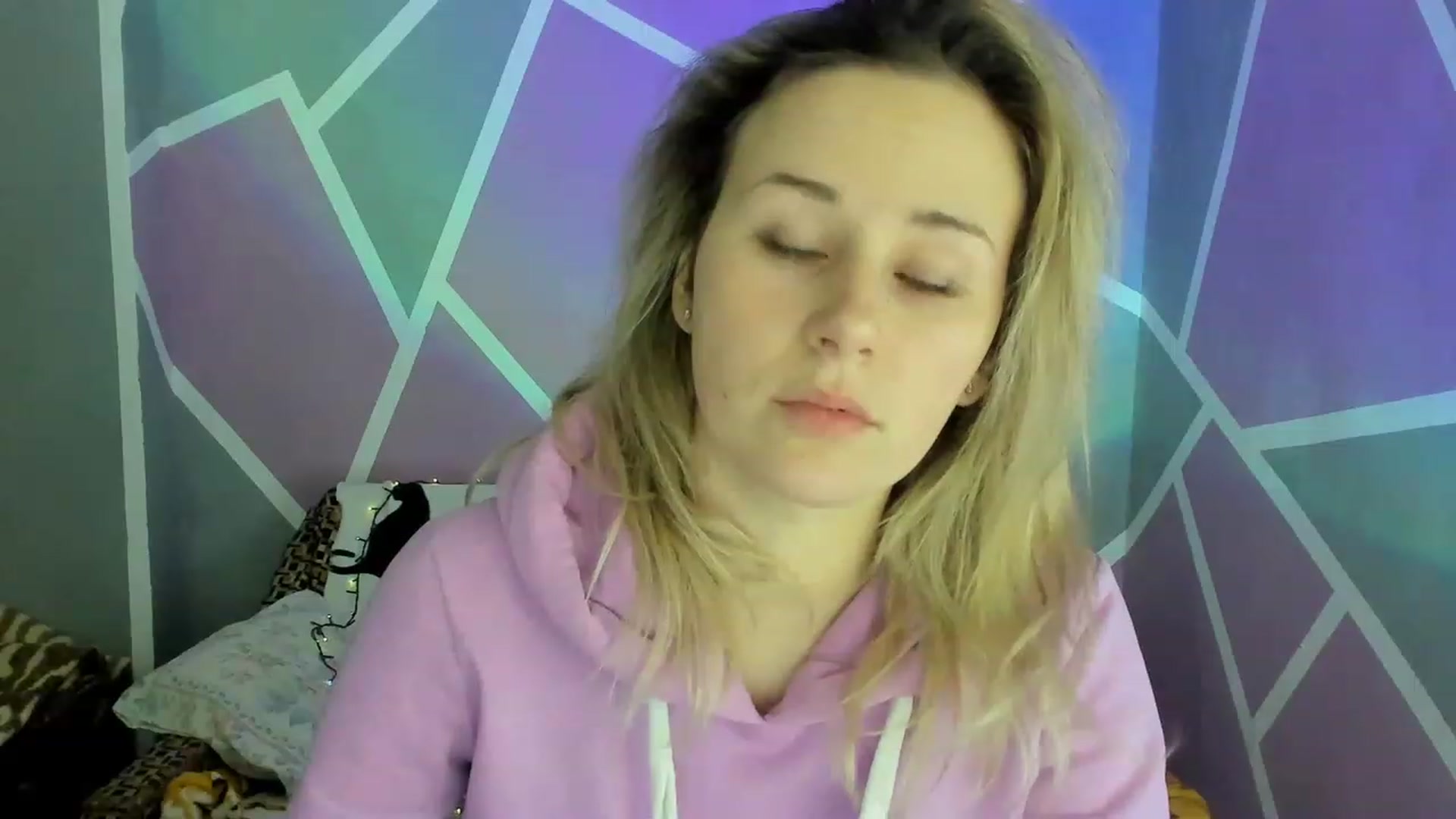 Gallery image thumbnail from Blondie_Star's myfreecams stream on, 02/02/2023, 15:50 image 16 of 20