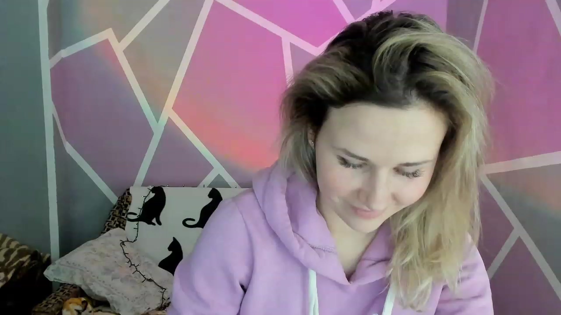 Gallery image thumbnail from Blondie_Star's myfreecams stream on, 02/02/2023, 16:22 image 15 of 20