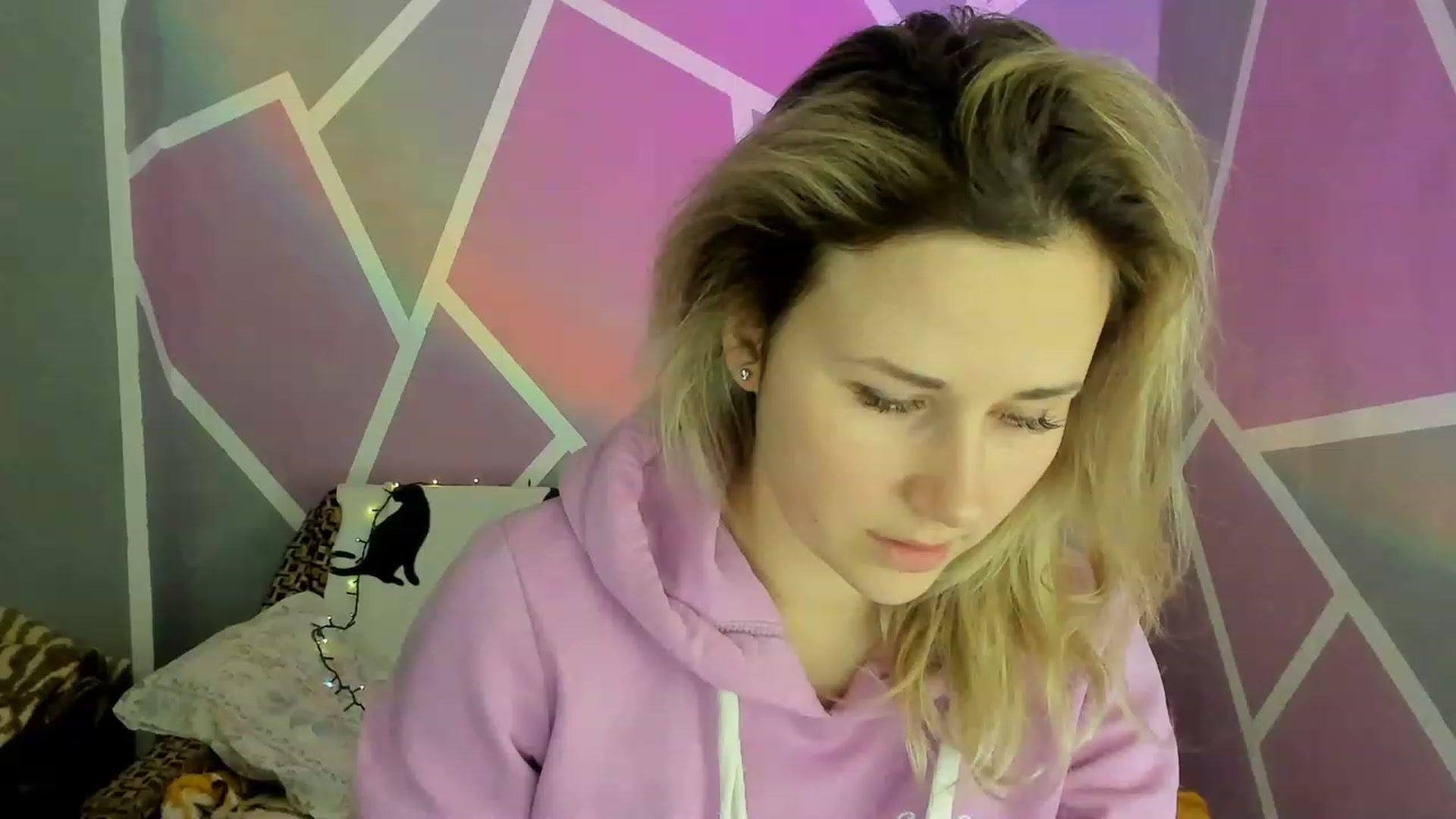 Gallery image thumbnail from Blondie_Star's myfreecams stream on, 02/02/2023, 16:22 image 2 of 20